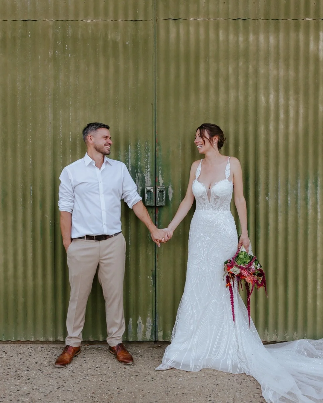 Ella &amp; Tom&rsquo;s July wedding was easily one of the hottest days I&rsquo;ve photographed this year ☀️🔥

They completely switched up the traditional order of a wedding day, and I loved it! We started with a few couple photos before guests arriv