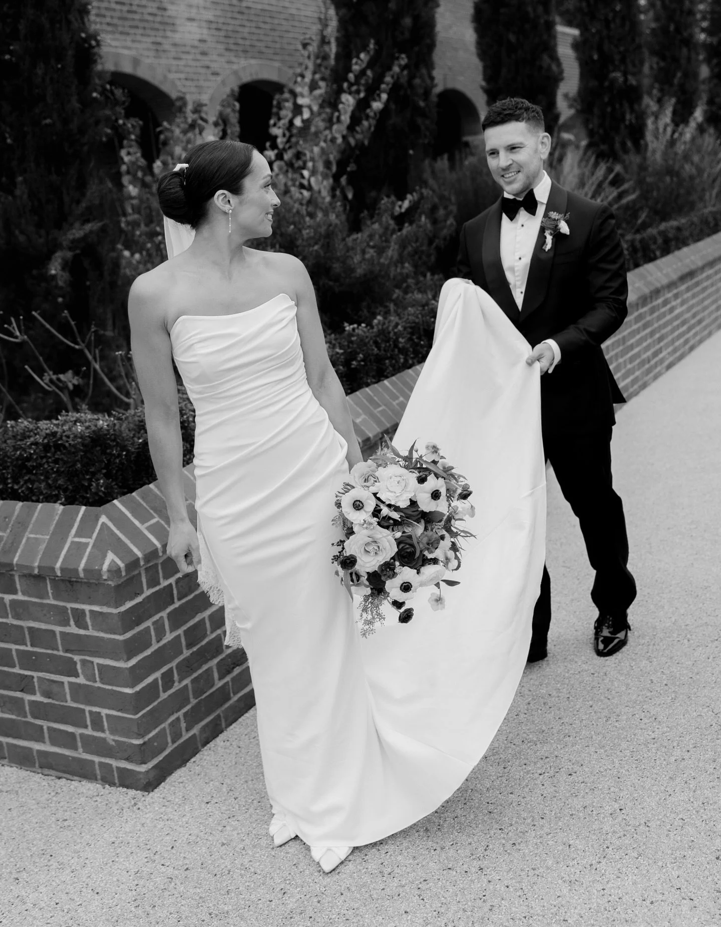 A full post from this stunning wedding back in December @marquis.suffolk will be appearing on the grid later this week!! 

Photographer - @helenkirkmanphotography 
Bride and Groom - @jessierubylee @ryanfletch90 
Venue - @marquis.suffolk 
Makeup - @ma