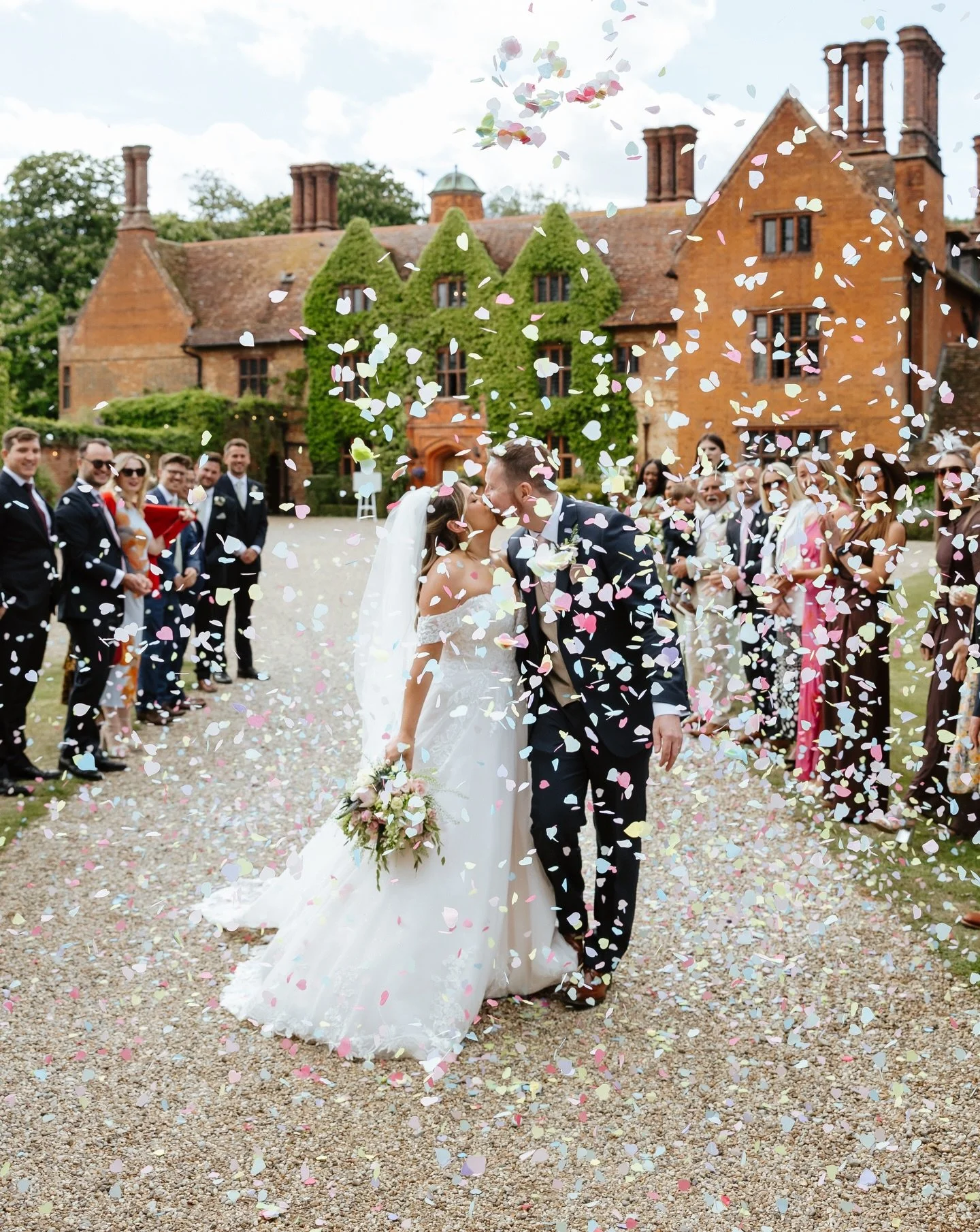 What amount of confetti is &ldquo;too much&rdquo; confetti??

Personal opinion, but I don&rsquo;t think there can ever be too much!! 

Photographer - @helenkirkmanphotography 
Confetti - @yourconfetti 
Venue - @woodhallmanor 

#suffolkweddingphotogra