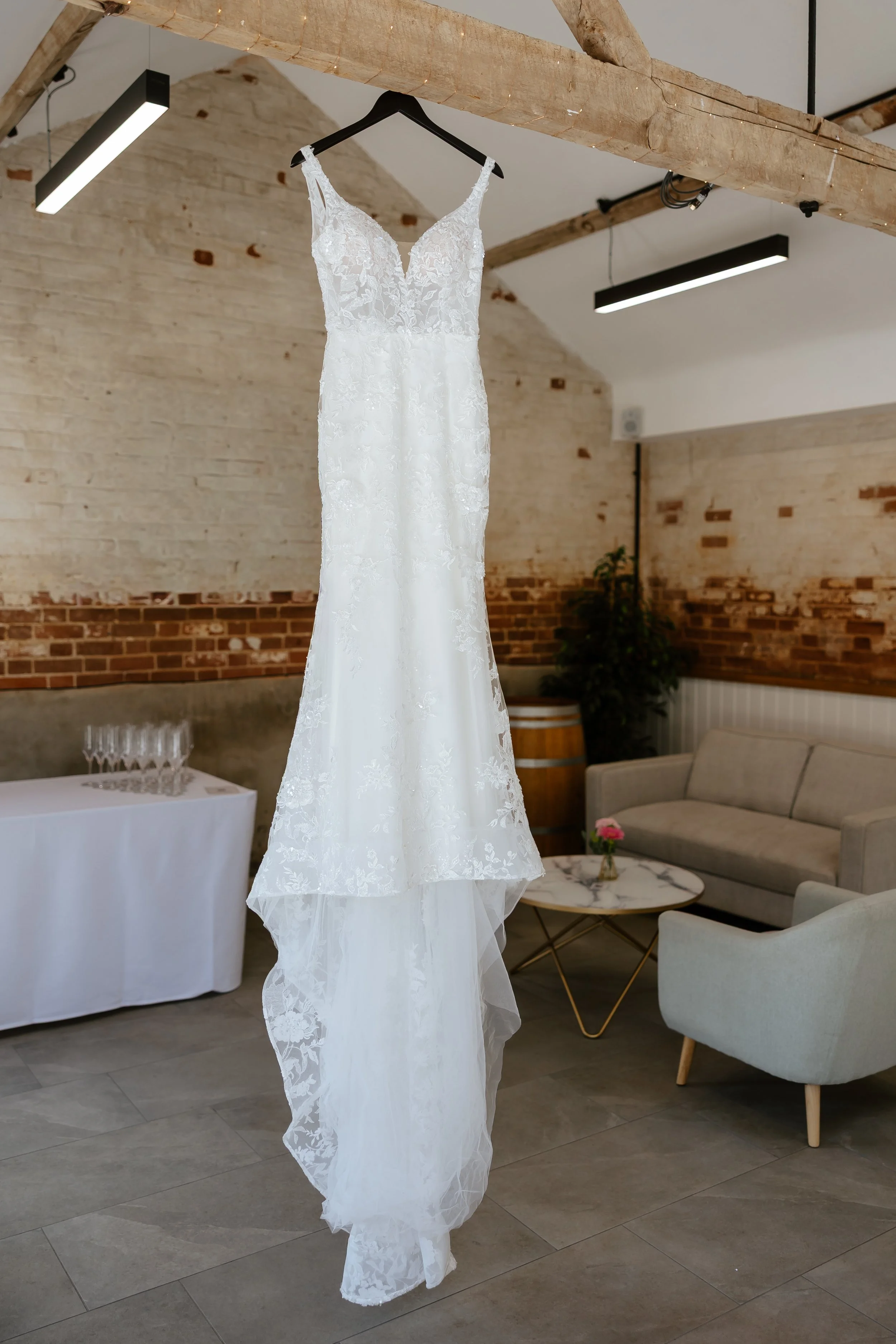 Ella and Carl Previews - Helen Kirkman Photography-1.jpg
