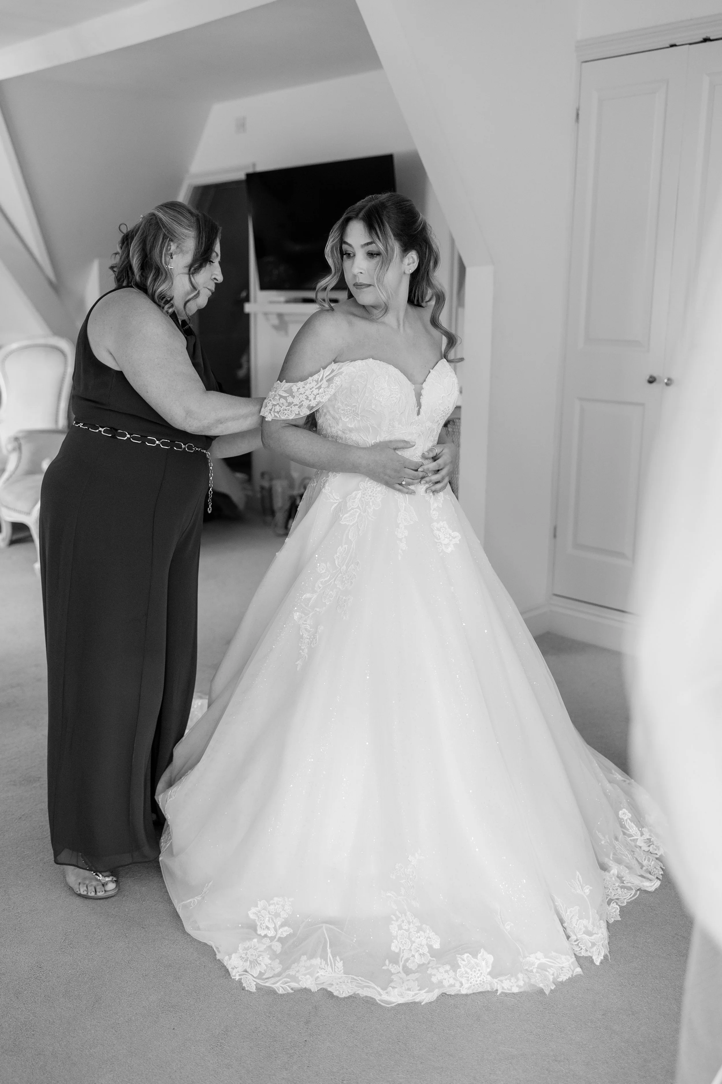 Jessy and Sam Previews - Helen Kirkman Photography -21.jpg