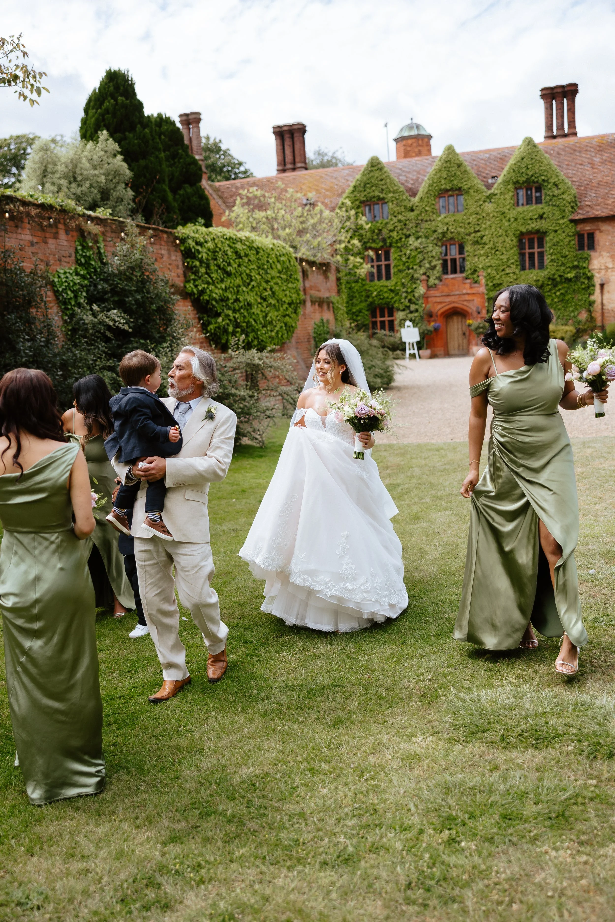 Jessy and Sam Previews - Helen Kirkman Photography -32.jpg