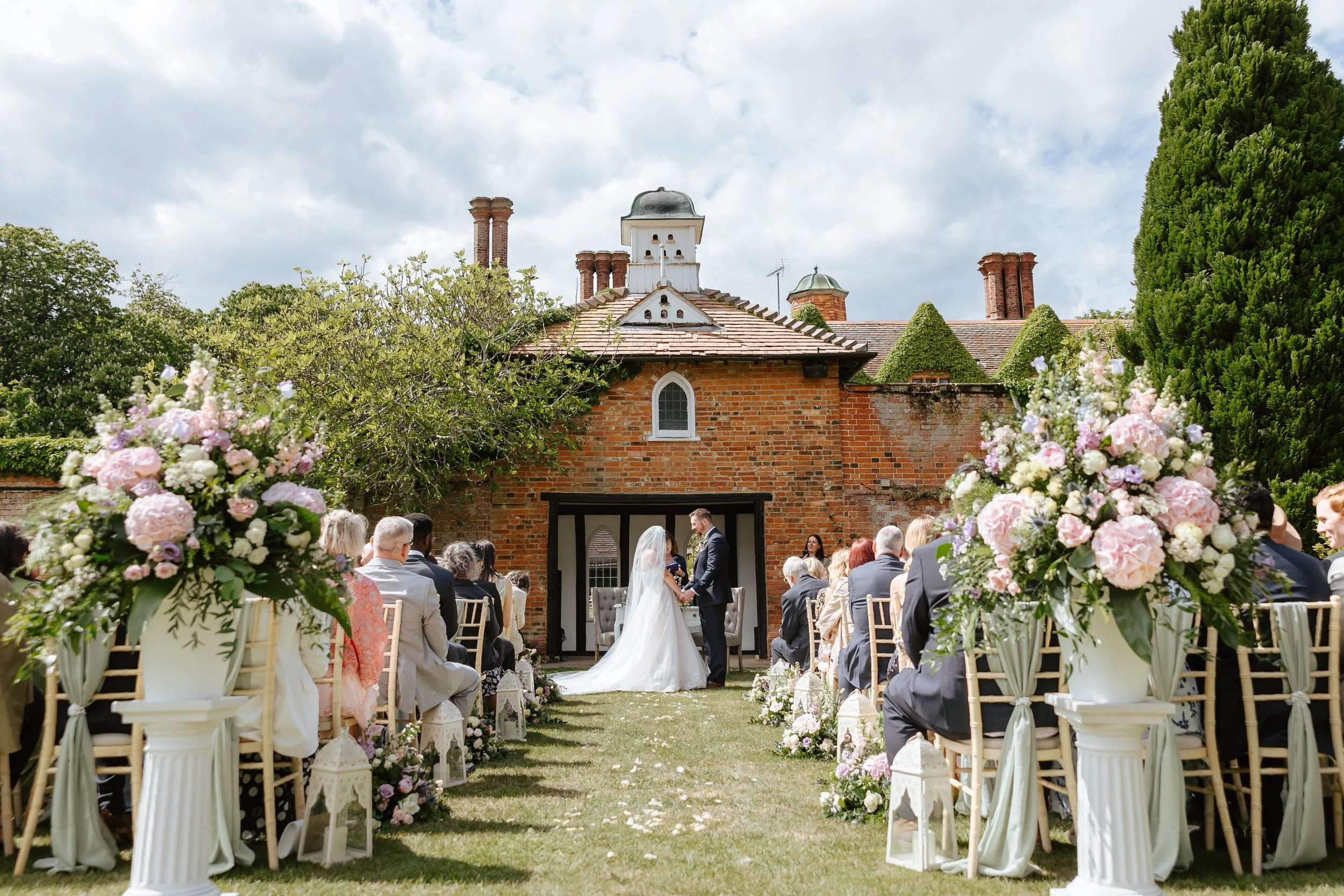 Jessy and Sam Previews - Helen Kirkman Photography -37.jpg