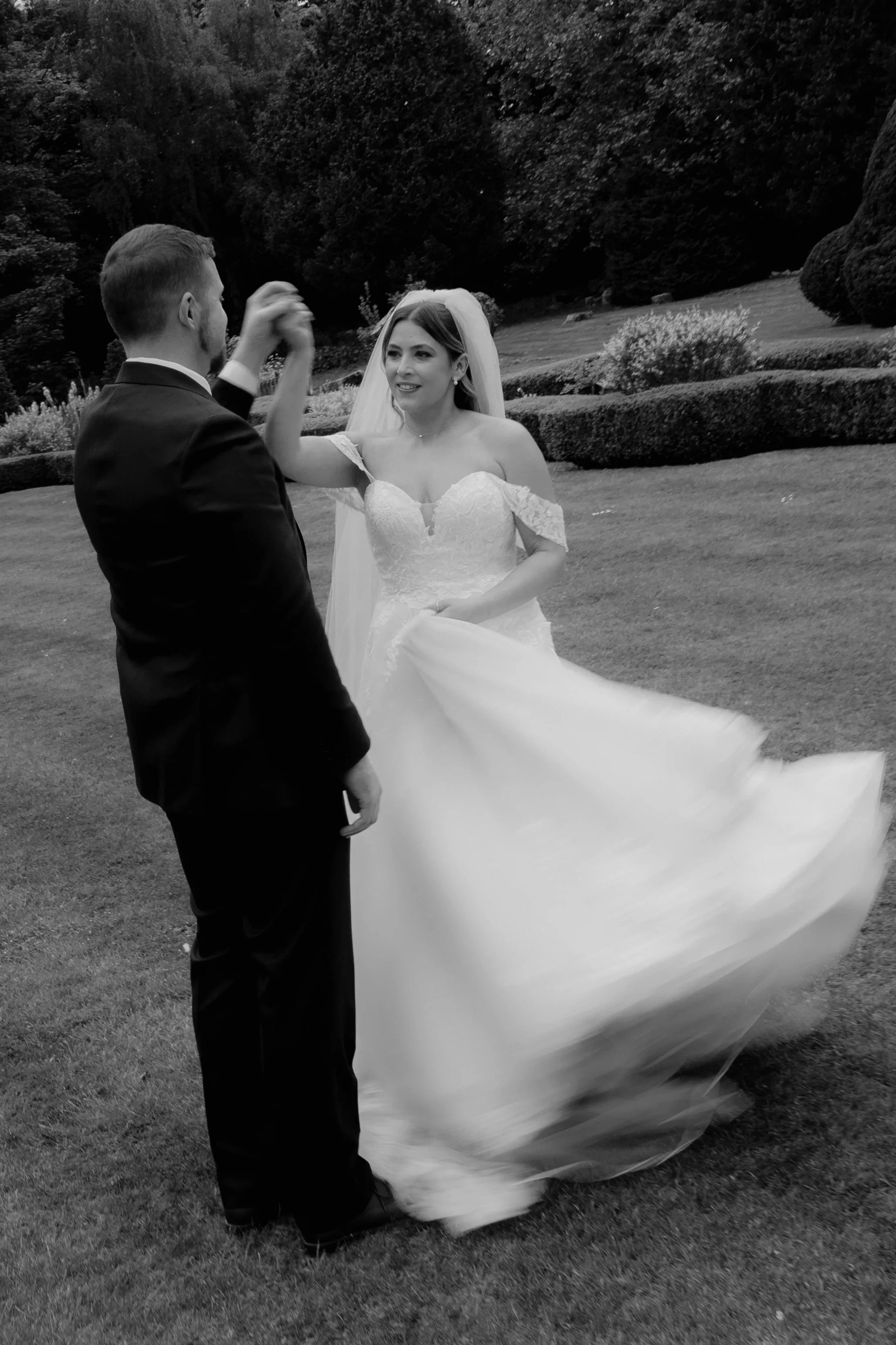 Beautiful Woodhall Manor Wedding | Jessy &amp; Sam