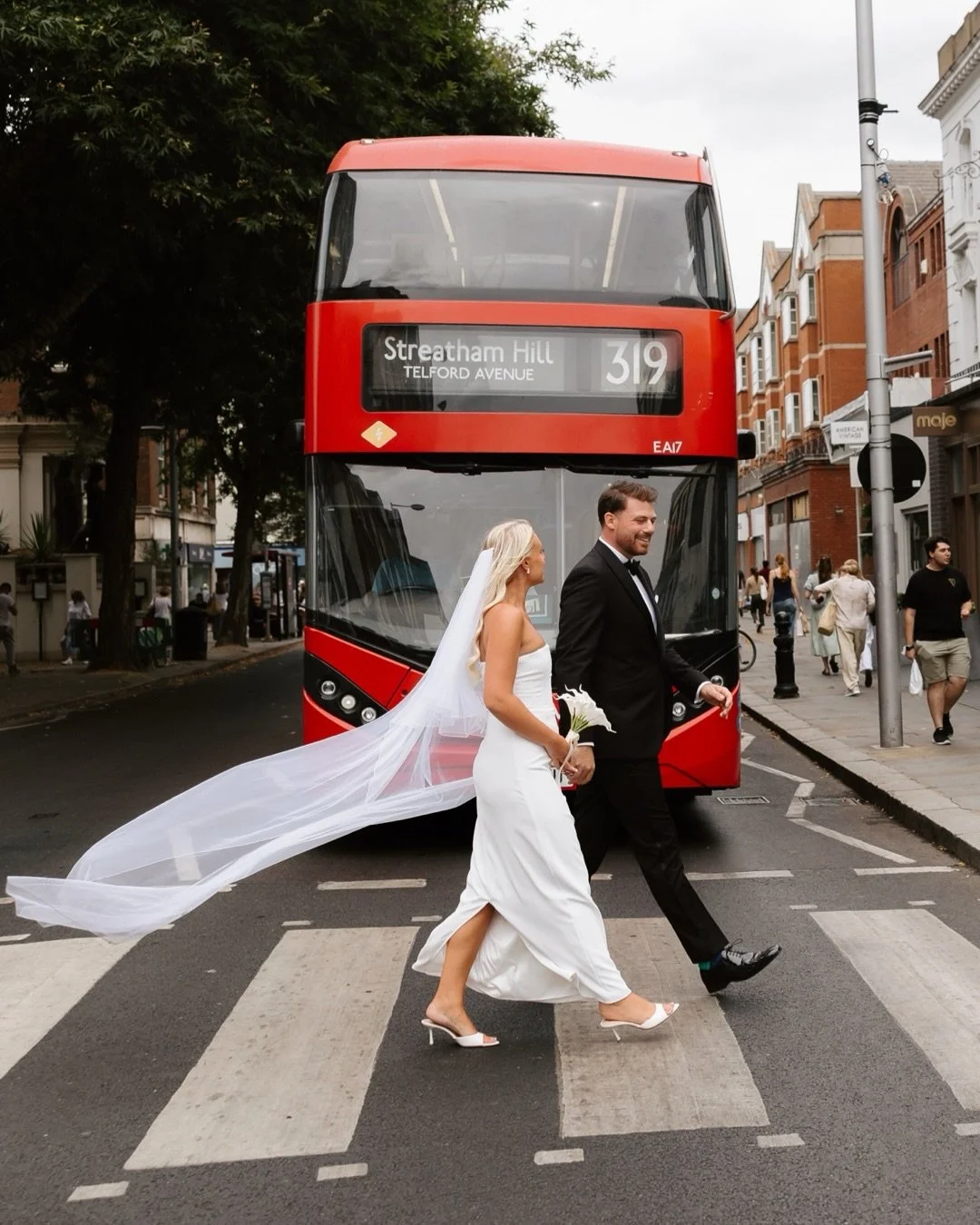 Hayley + Alex | Chelsea Old Town Hall | Lucky Cat

What a perfect day in London for Hayley + Alex&rsquo;s small and intimate August wedding. With the weather finally cooling down and a lovely layer of cloud cover, it couldn&rsquo;t have been more per