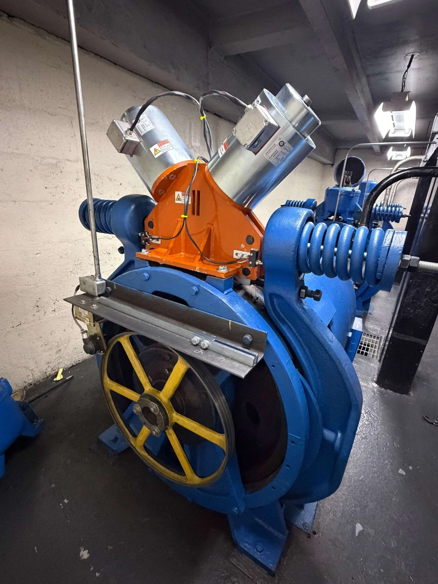 Beat the 2027 backlog. 📅 As the deadline nears, lead times will only increase. Secure your dual-plunger retrofit kits now to ensure your buildings stay up and running. DM us for specs.
