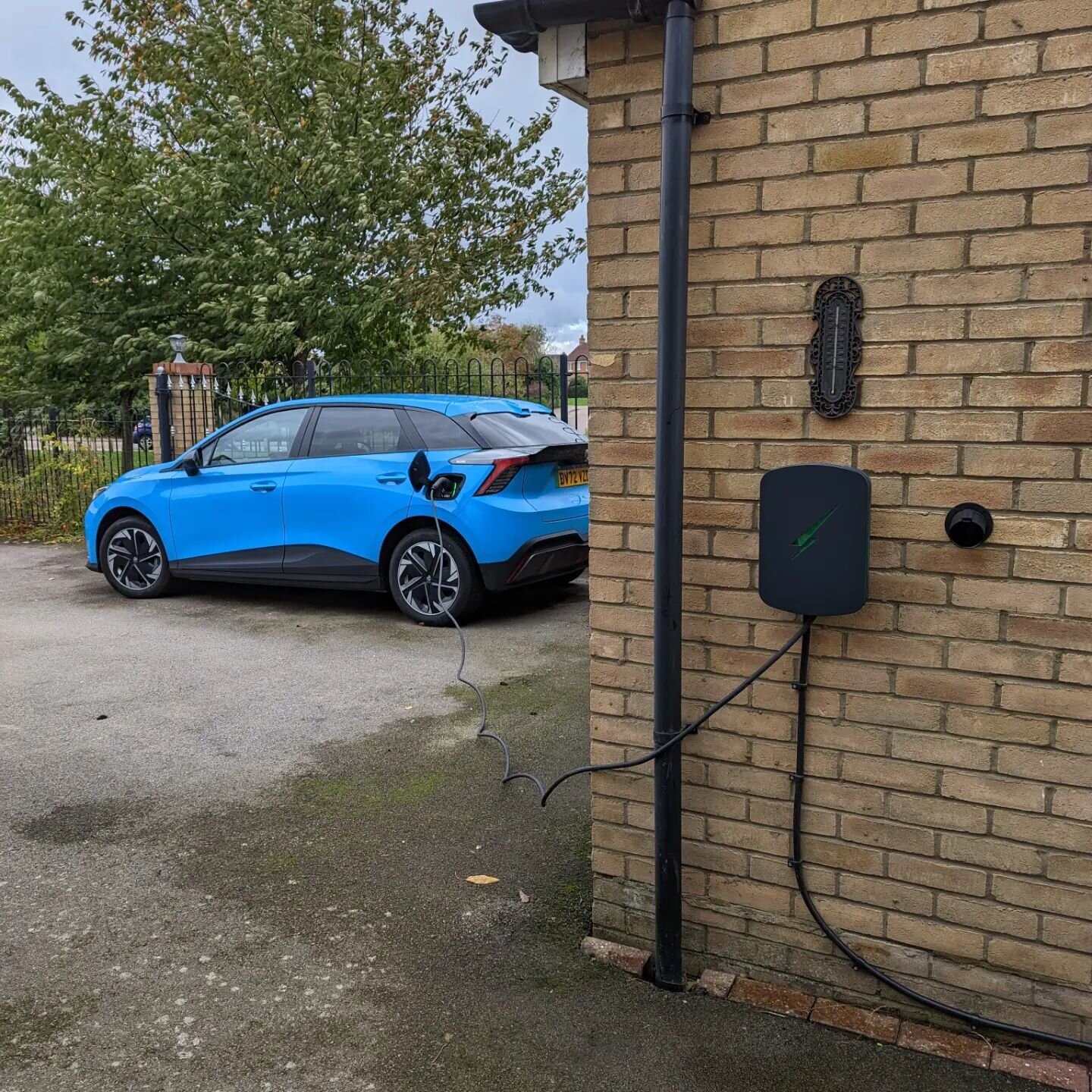 Space Grey @hypervoltuk installation today in Bedfordshire. #evcharger #electriccar #mg4