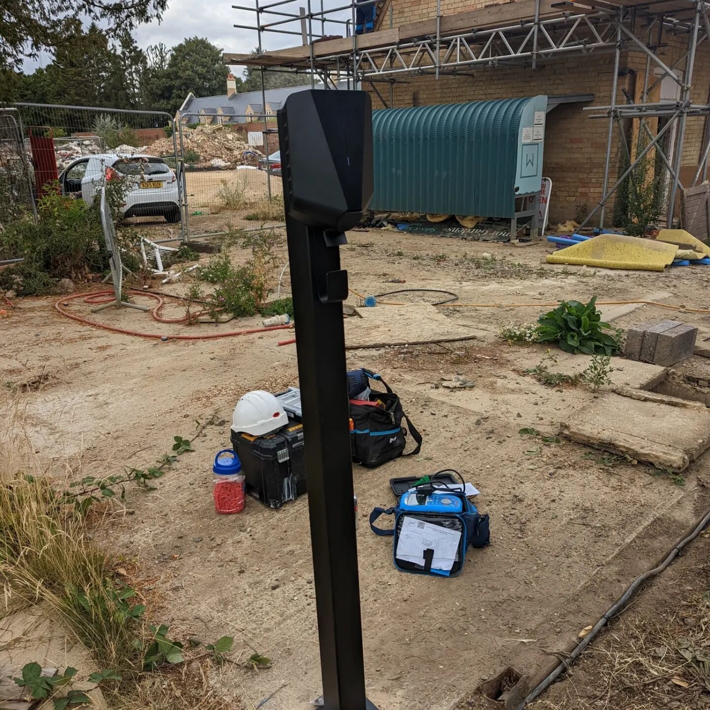 Temporary @easee_uk installation on a new site in Brampton, Cambridgeshire. The site will eventually have a charger for each apartment. #evcharging #electriccar #propertydevelopment #easeecharge