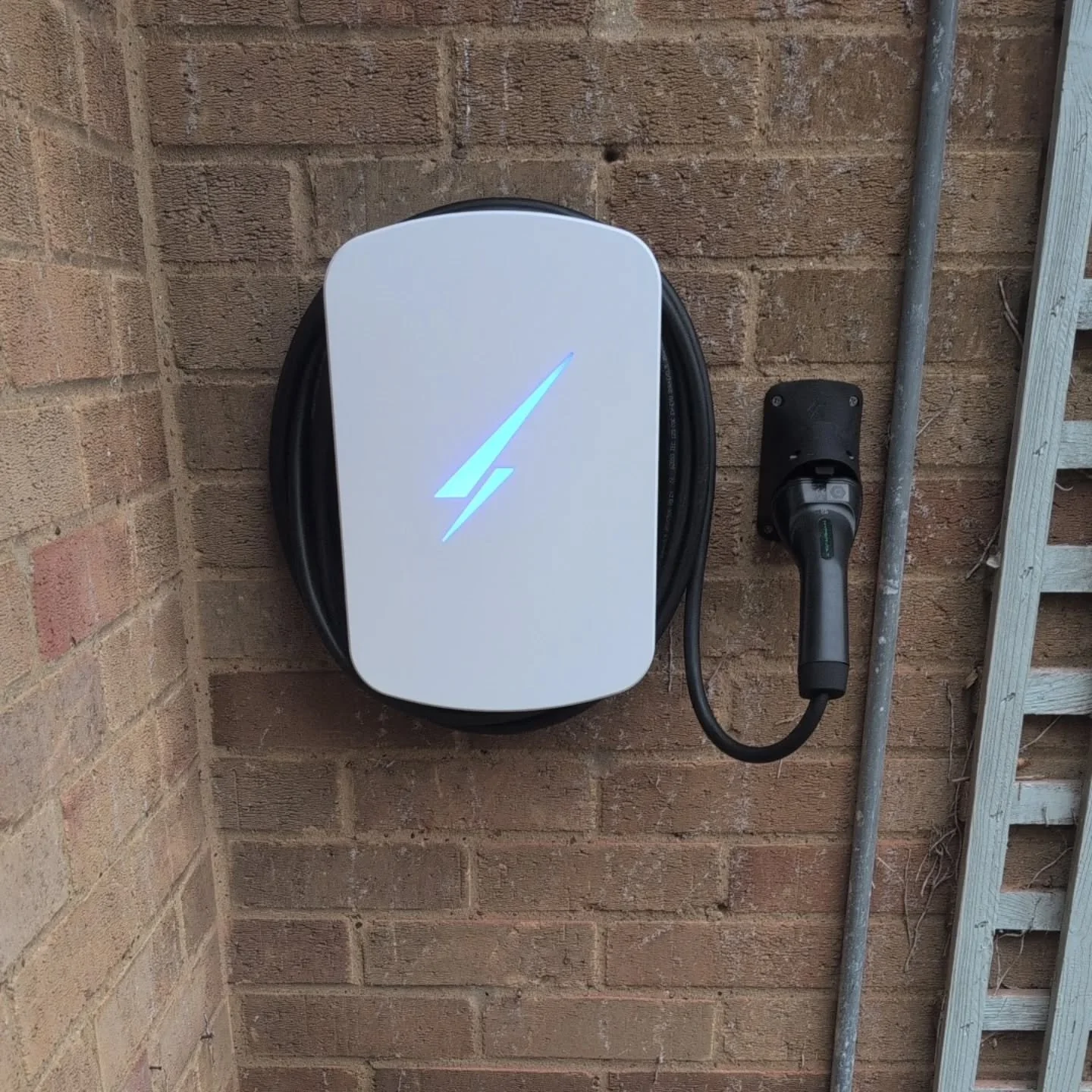 A few more @hypervoltuk installations this week.

We are now booking in January installations. Get in touch for a free quotation, we can install within two weeks of placing an order with us.

#electriccarcharging 
#evcharging⚡️ 
#hypervolt