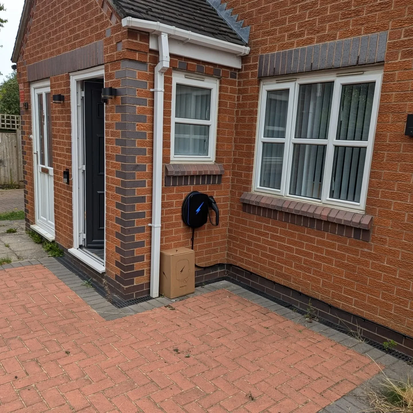 Three more @hypervoltuk Home Pro 3's installed this week.

#evinstallers 
#evcharging⚡️