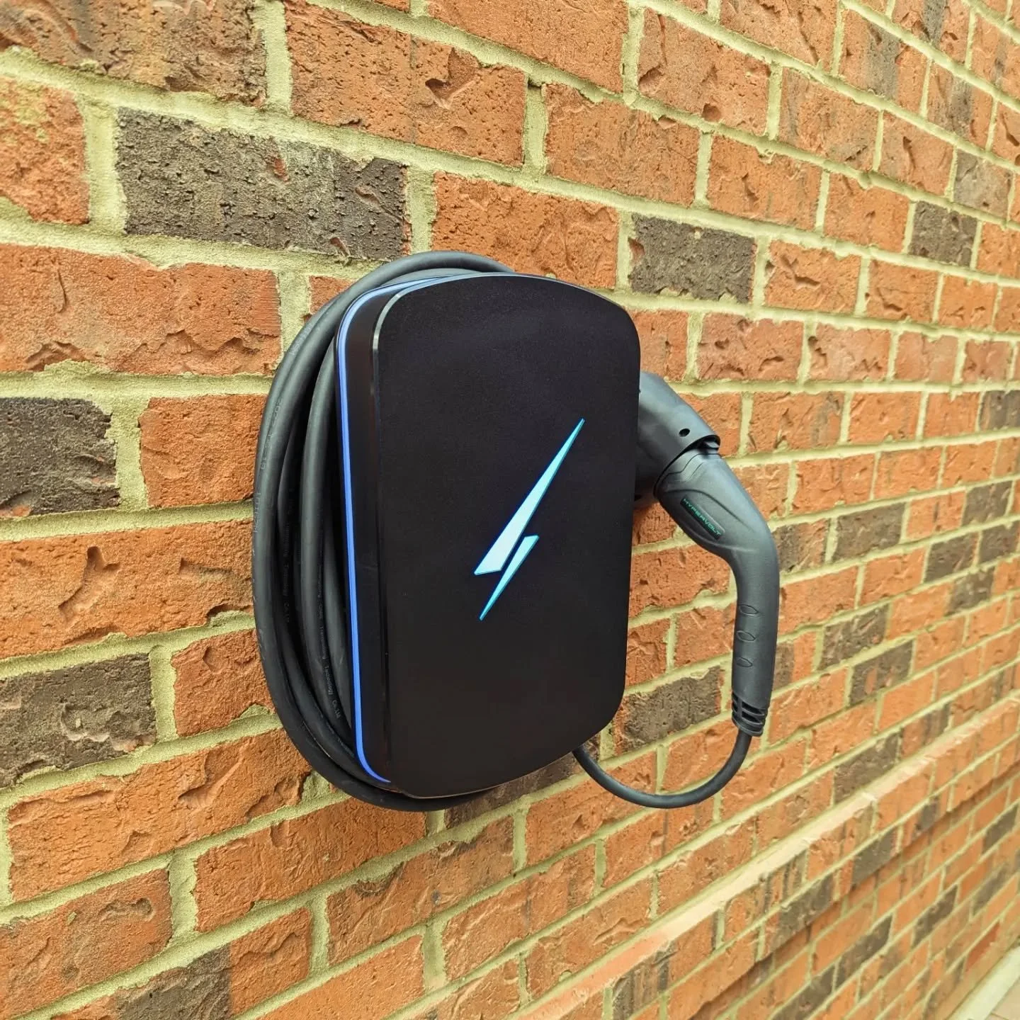 Two more @hypervoltuk Home Pro 3's installed today in Bedfordshire and Oxford 

#hypervolt 
#evinstallers