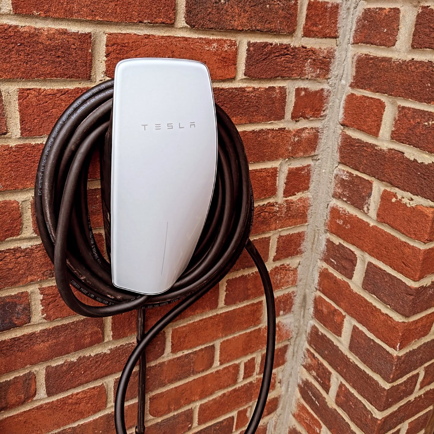 @teslamotors Wall Connector installed today in Northamptonshire 

#evcharging⚡️ 
#tesla
#teslamodely