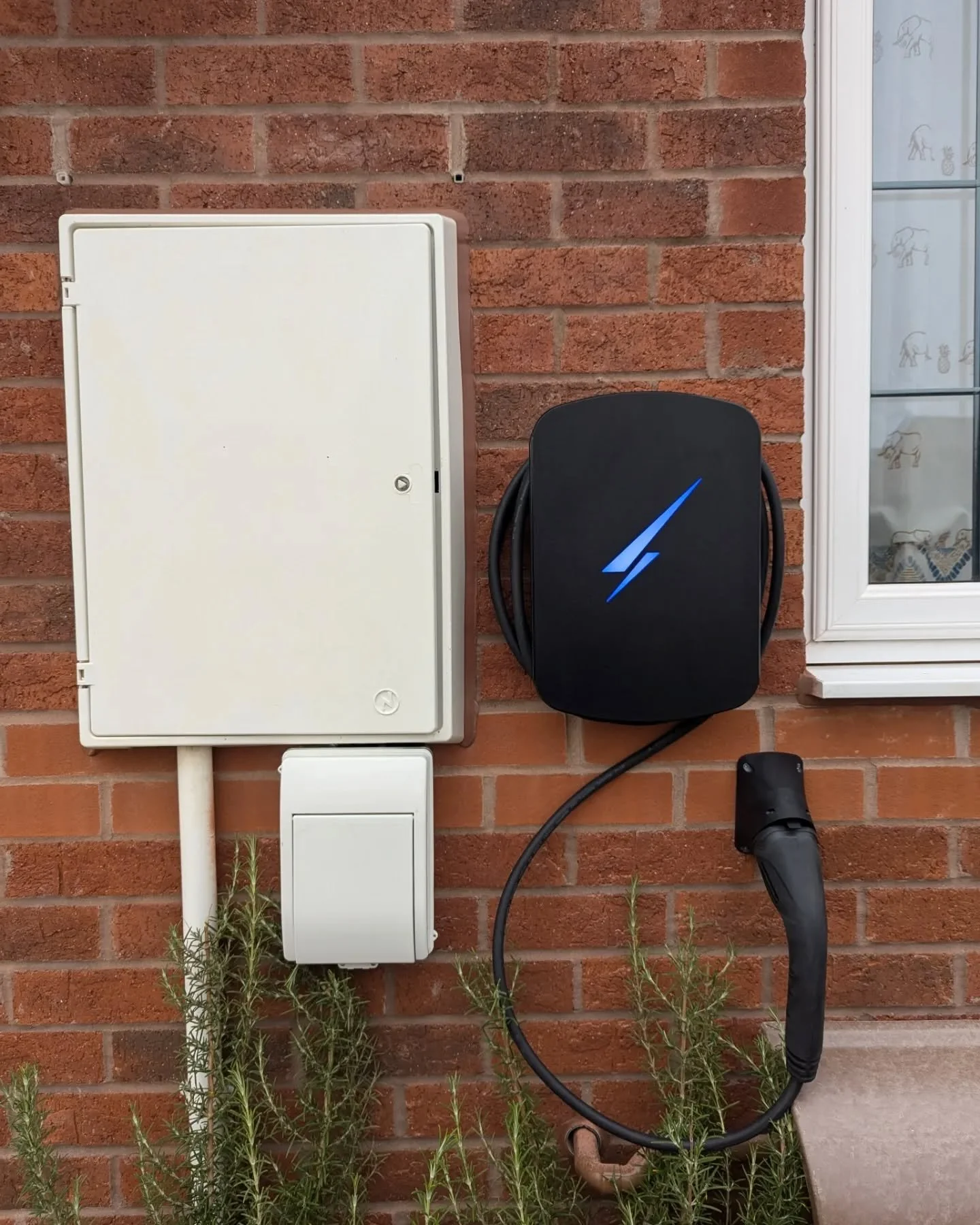 Two more @hypervoltuk Home Pro 3 with standard installation this week