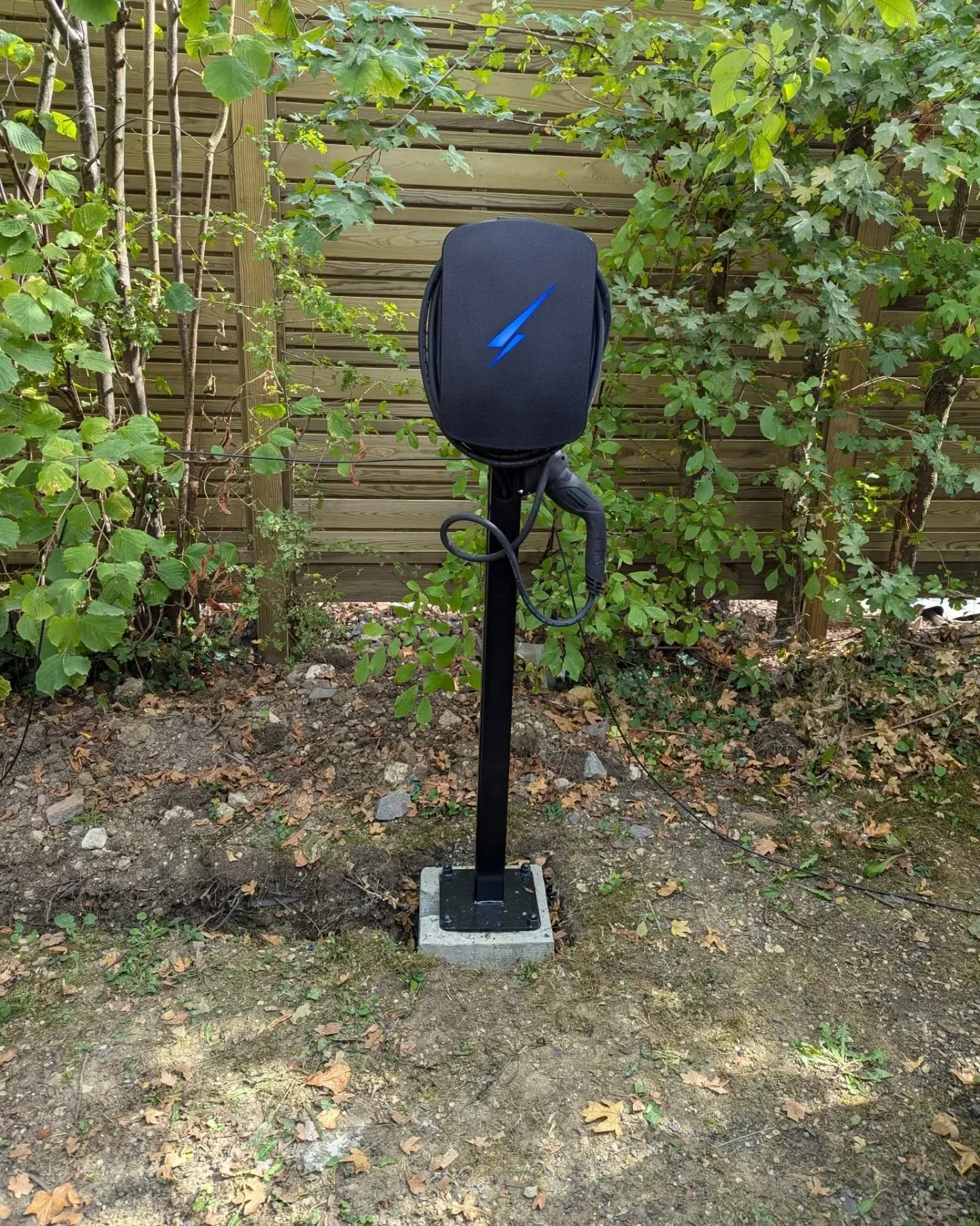 Another two @hypervoltuk Home Pro 3's installed yesterday in Oxfordshire and Northamptonshire.

#evcharging⚡️ 
#hypervolt