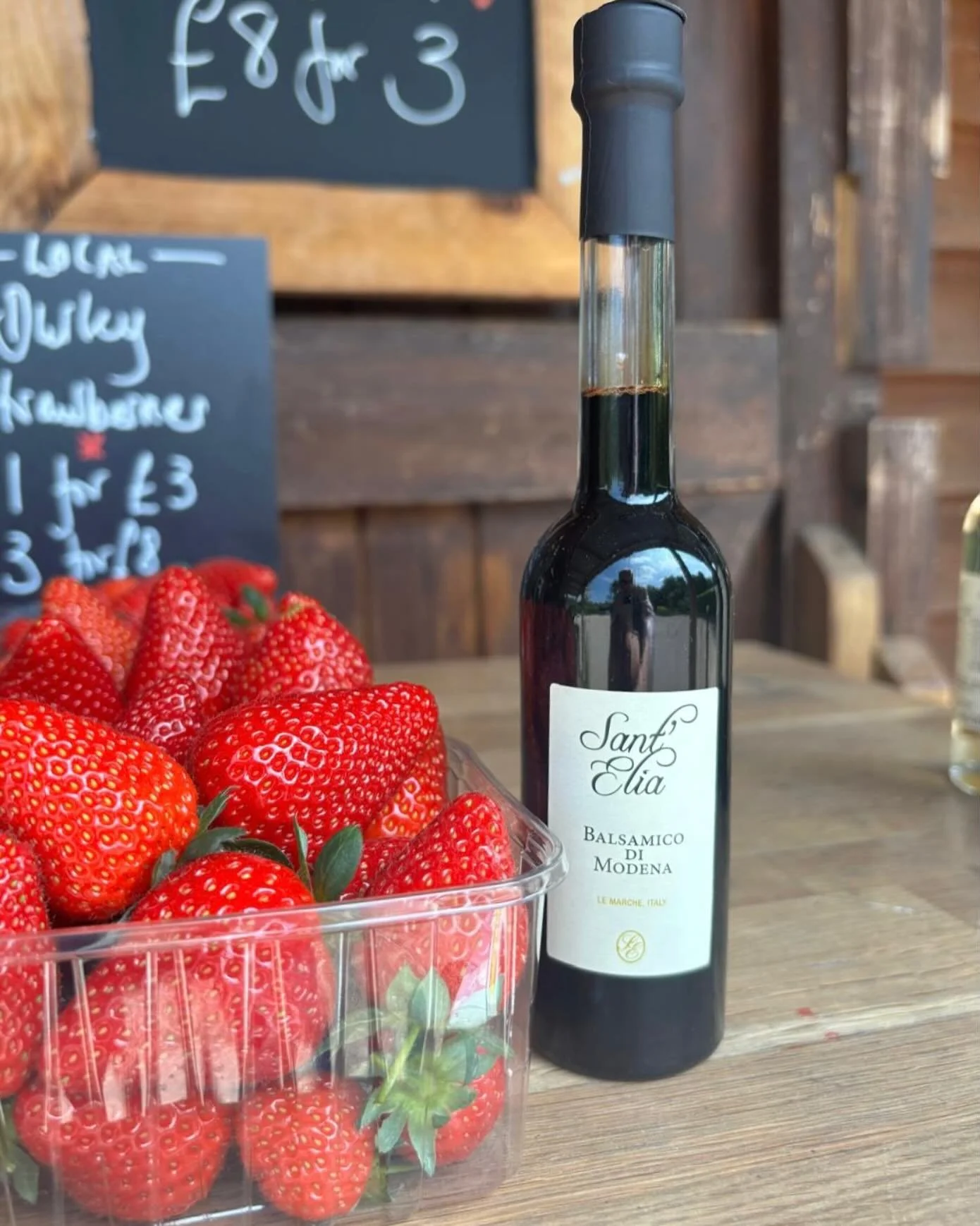The Perfect Summer Pairing, 

Our Traditional Balsamic is not only the perfect accompaniment for cooked meat and salads, it&rsquo;s delicious drizzled over strawberries, vanilla ice cream and soooo good over sliced pears and Parmesan cheese.

#balsam