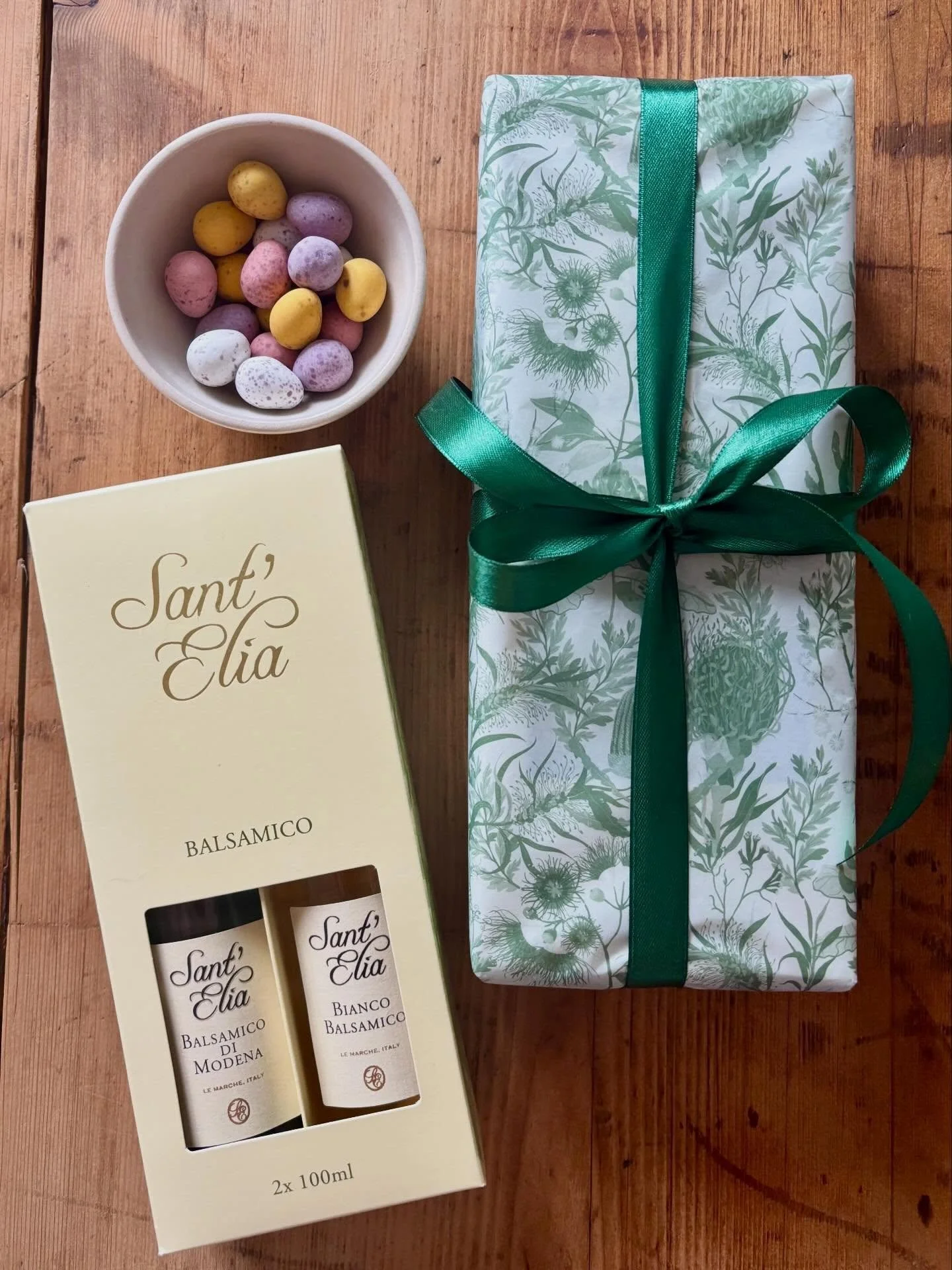 With the long Easter weekend fast approaching, we&rsquo;re thinking simple, thoughtful gifting 🌿

Extra Virgin Olive Oil and Balsamics - healthier than chocolate, longer lasting than flowers🌸

Beautifully gift wrapped and ready to go, but order qui