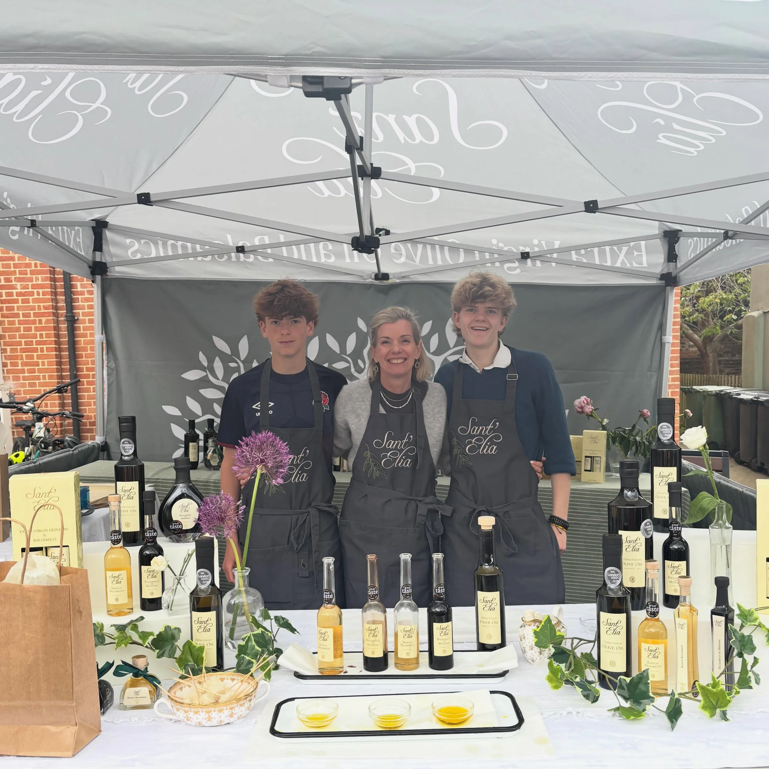 What a day yesterday @watercressfest in Alresford!

Thank you to everyone who stopped by to try our olive oil and balsamics, we loved meeting you all. There were such wonderful crowds, lovely neighbouring stalls and somehow, the rain held off until w