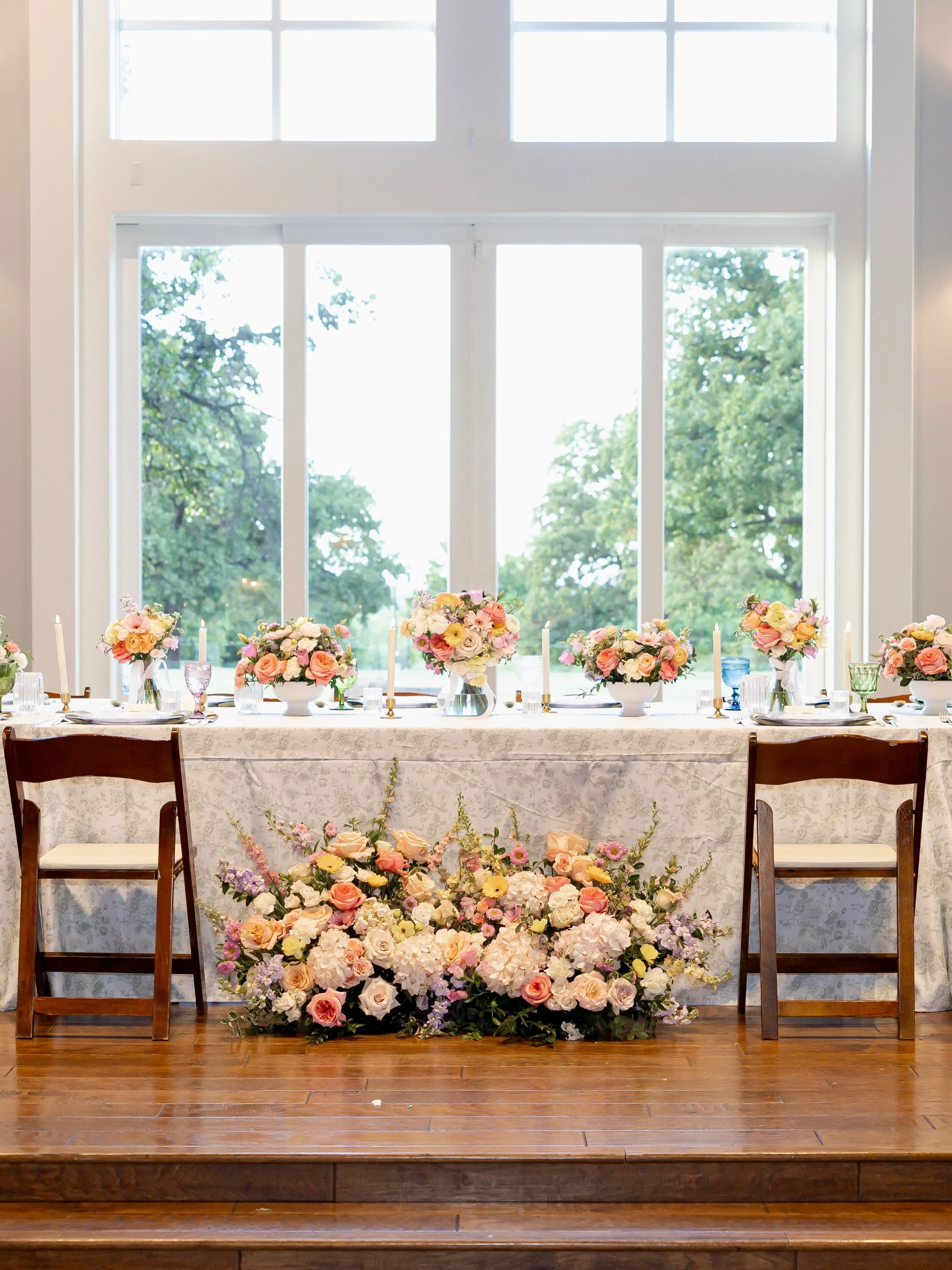 Cam &amp; Luke 🌼 Colorful tones and pure joy. Honored to create these romantic blooms for such a stunning day!

Venue: @sparrowbeginnings 
Planning: @borrowed.charm 
Photo: @jenniferleonardphotography 
Catering: Hideaway Stillwater