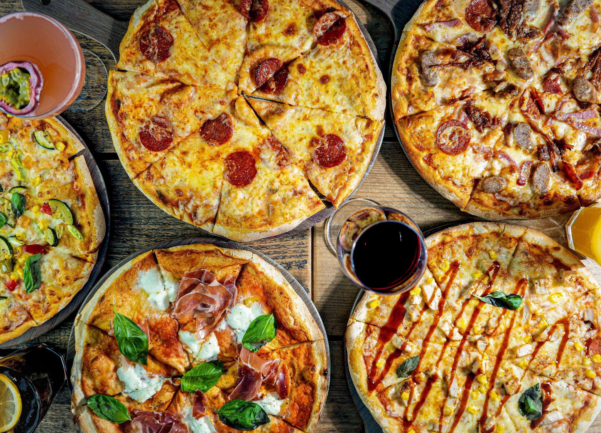 🍕🔥 Calling all pizza lovers! 🍕✨

Looking for the perfect slice in town? Look no further! At Lake View Garden Bar, we're serving up a delectable array of mouthwatering pizzas that are sure to satisfy every craving. From classic Margherita to savour