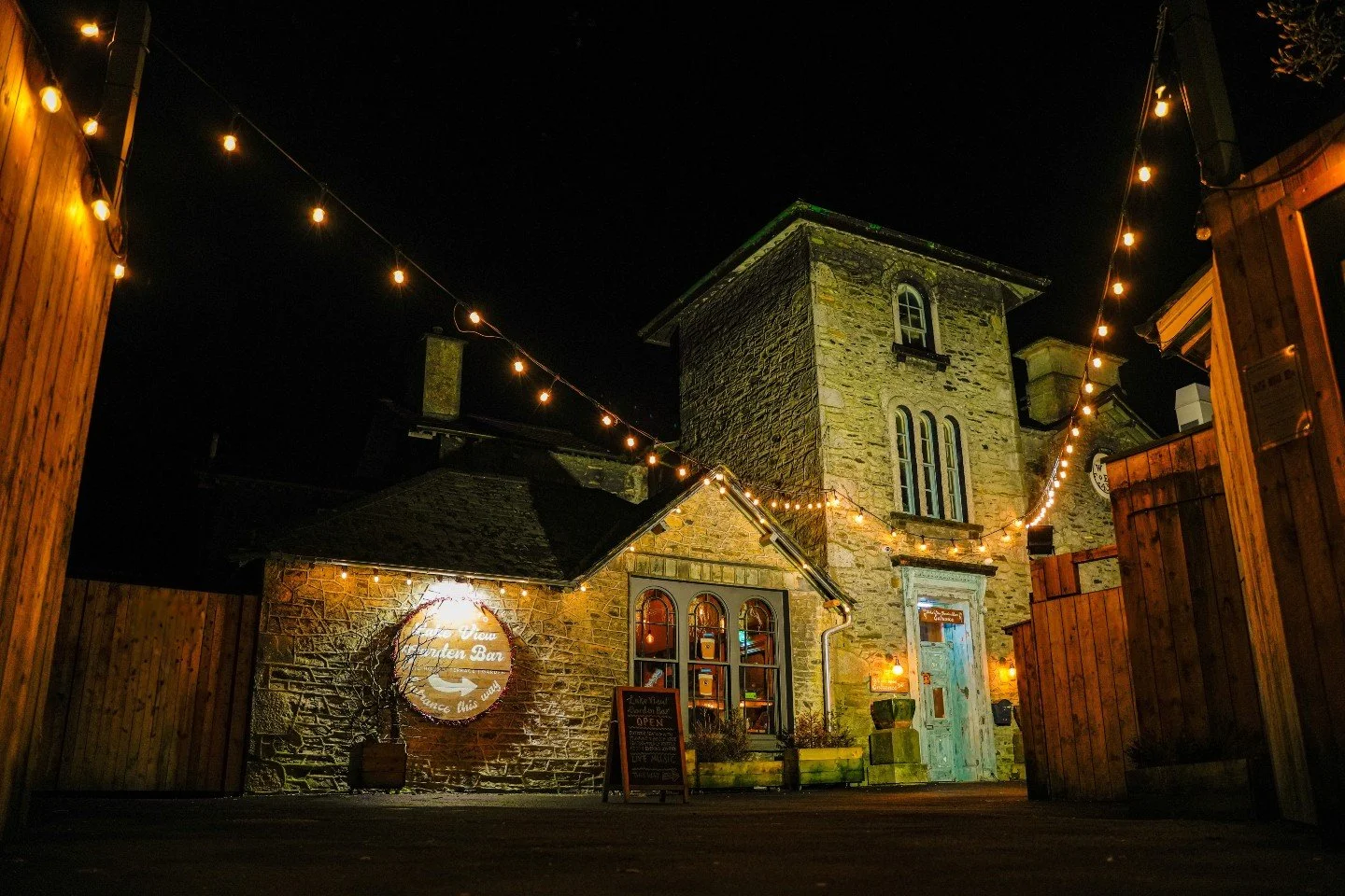 🎆 HOW TO DO NYE: THE ONLY GUIDE YOU NEED

📍 Lake View Garden Bar, Windermere
🎉 FREE ENTRY (yes, actually free)
🎸 Non-stop live music 12pm-1am
🍴 Delicious food all day
🥂 No bookings, no guest lists - just turn up

Lakeside views. Epic vibes. You