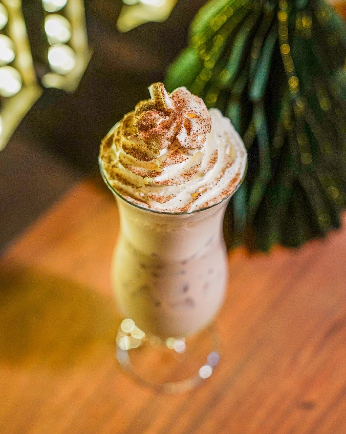 ❄️ Winter Drinking, Elevated 🍹

Saturday afternoons are for fresh cocktails and stunning views!

Our new winter lineup hits different:

The Vibe: Cold Saturday afternoons.

The Drink: Cocktails specifically crafted for winter warming.

The Place: La