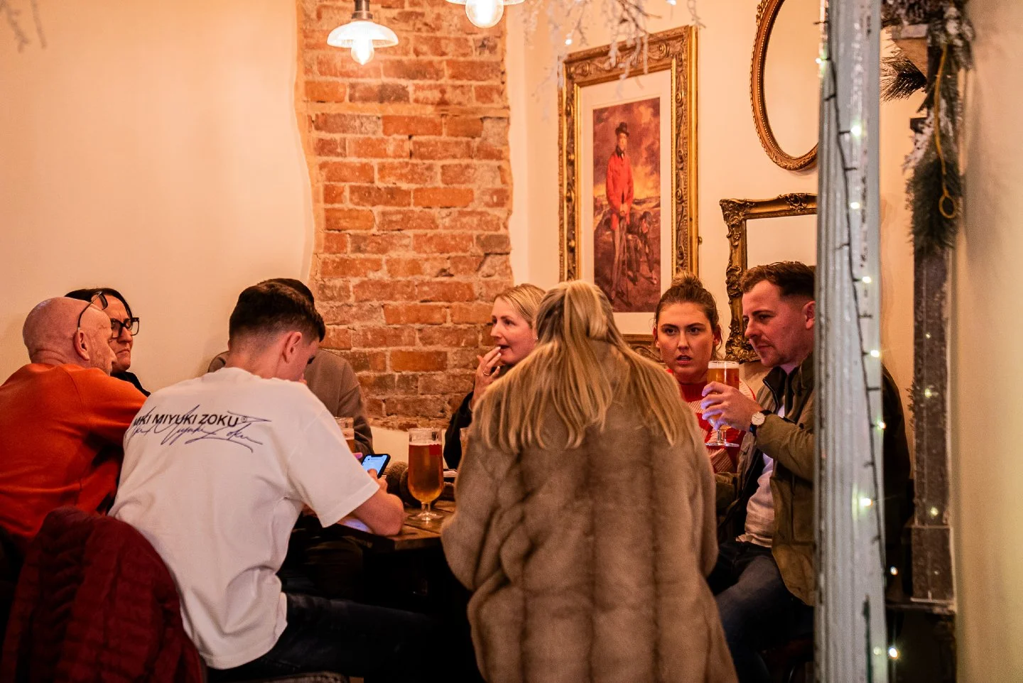 Forget the usual Friday night.

Gina Lou's performing live at Lake View tonight (7-10pm). Lake views. Creative cocktails. Proper festive atmosphere.
This beats your sofa. Come down.

Check menu here : https://lakeviewgardenbar.com/pub-menus

#winterd