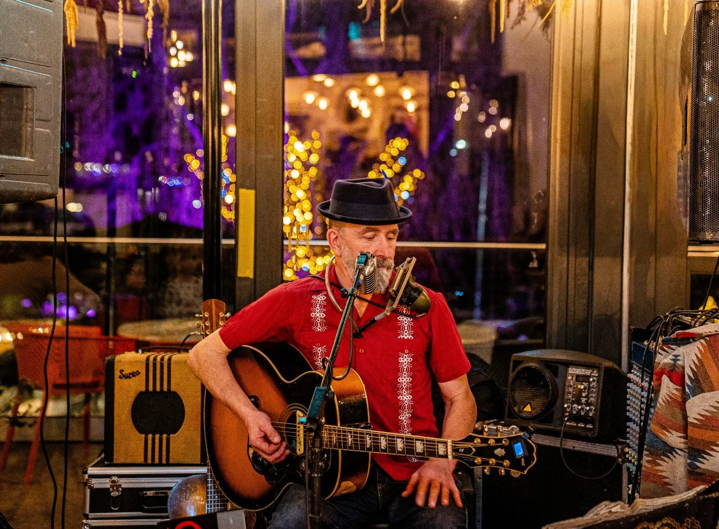 Keith Thompson is here TODAY bringing the vibes! 🎶 7-10pm.

Grab your mates, grab a drink, and get yourself down to Lake View for some best  live music by the water 🍻

Check our menu here : https://lakeviewgardenbar.com/pub-menus

#bownessonwinderm