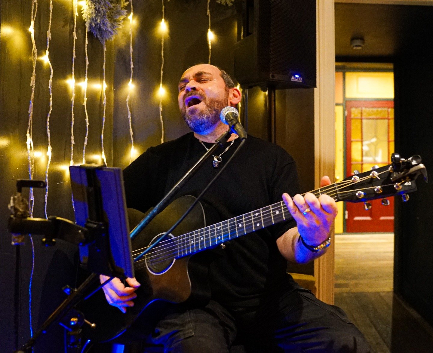 This Saturday's got it all at Lake View 🙌

Marc Atkinson delivering the live music from 7-10pm, delicious pub grub on the menu, refreshing drinks flowing, and those stunning views you love.

Bring your crew and make it one to remember 🍻

Check menu