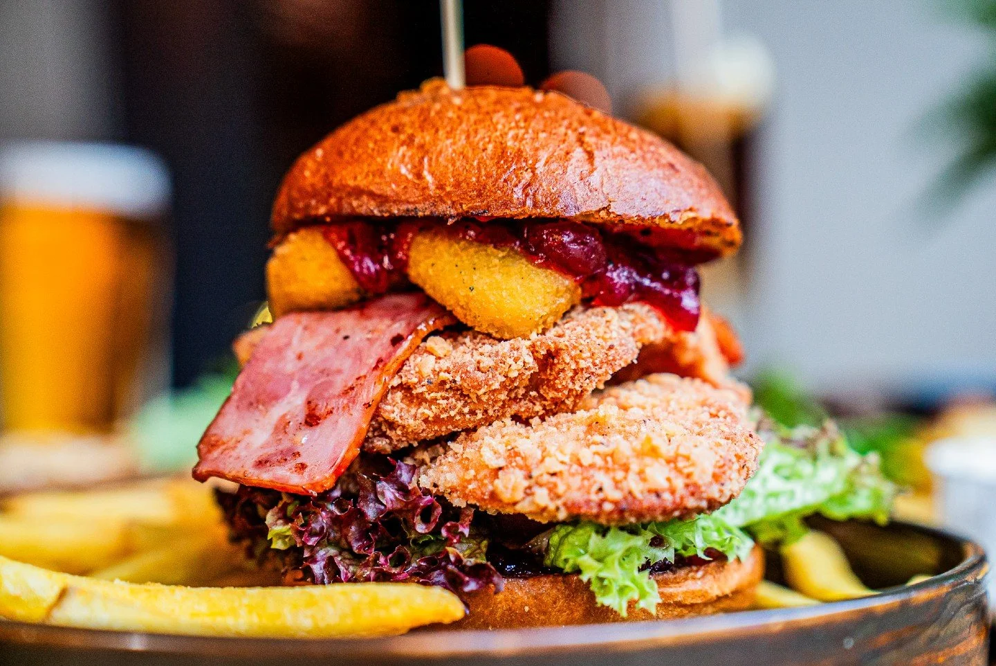 Saturday is for the feast. 🍔🍕

Whether you&rsquo;re conquering a Stacked Burger, diving into Loaded Frites, or keeping it classic with Fish and Chips, our kitchen is serving up the ultimate weekend reward. Generous portions, fresh ingredients, and 