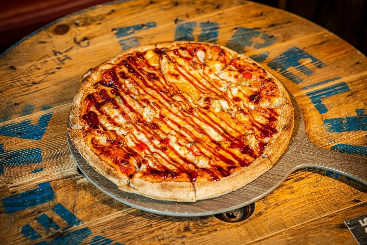 Our stone-baked pizzas are thin, crispy, and oozing with flavour. Whether you're a Margherita purist or looking for something loaded and spicy, they are the ultimate crowd-pleaser for a Saturday night by the lake.

Pair yours with a cold one and sett