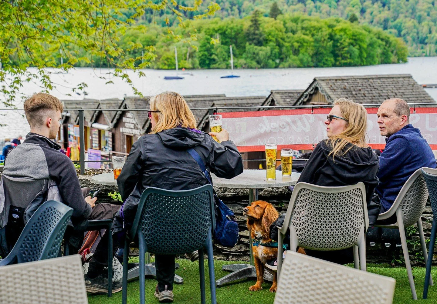 Sundays are made for the soulful slow-down. 🐾❤️

At Lake View Garden Bar, we are 100% pawsome. Bring your crew (and your pup!) down to recharge by the water. Whether your four-legged friend wants a snuggle-spot by our indoor hearthside fires or a se