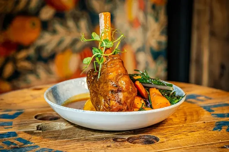 Pub restaurant food selection at Lake View Farden Bar