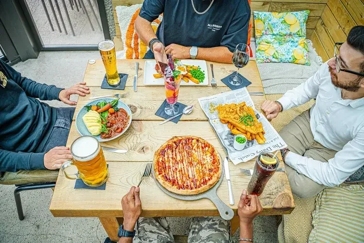 Pub restaurant FOOD SELECTION AT LAKE VIEW GARDEN BAR
