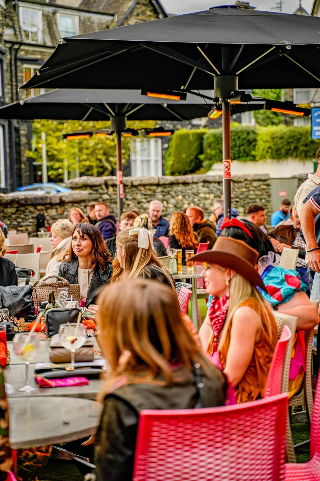 Lake View Garden Bar Bowness Pub & Bar With Live