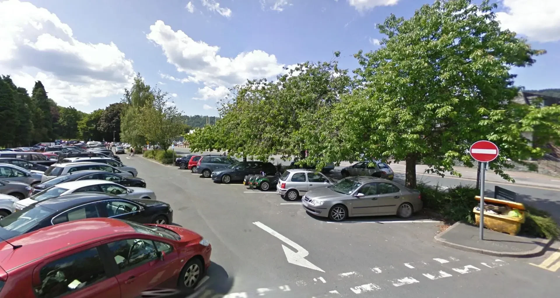 Glebe-Road-Car-Park-Bowness-GardenBar