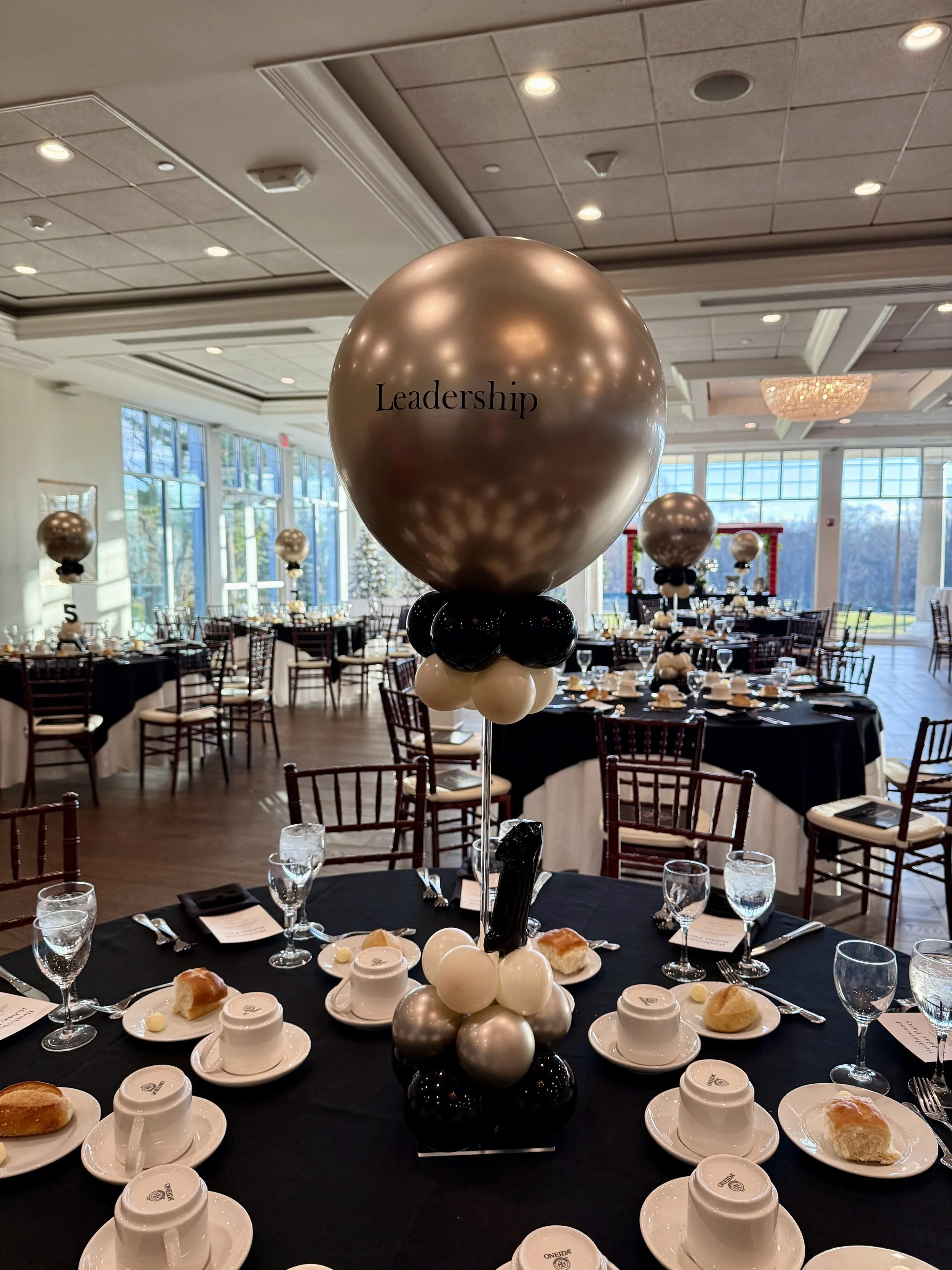 Balloons, Balloons near me, balloon centerpiece, elegant centerpieces, tall centerpieces