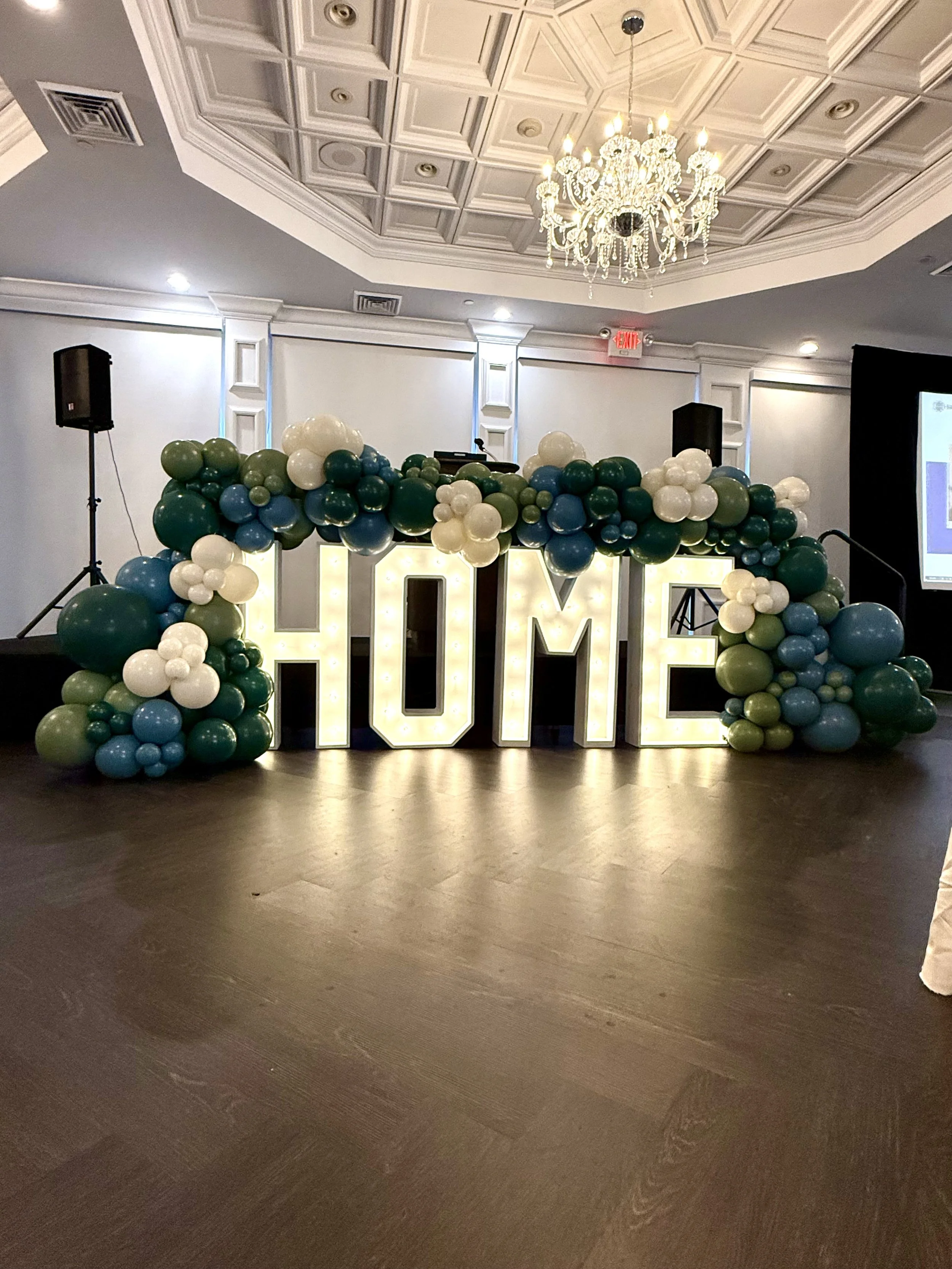 Prom, classic arch, classic balloon arch, balloons, balloons near me, balloon arch, corporate balloon, retired, retirement