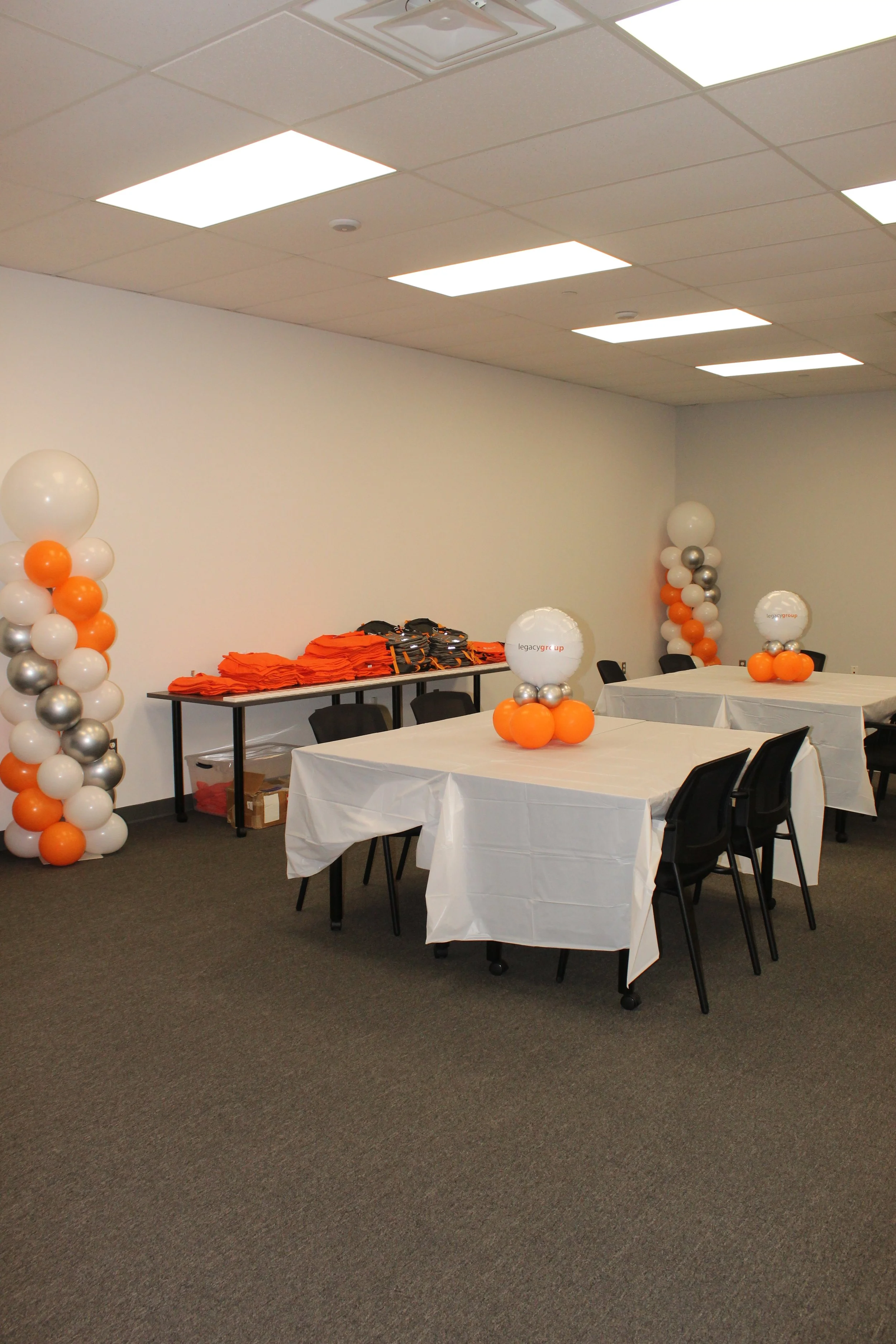 corporate balloons decor, balloons near me, classic balloon decor, office party decor, branded, branded balloons, tradeshow, business expo, grand opening, vendor showcase