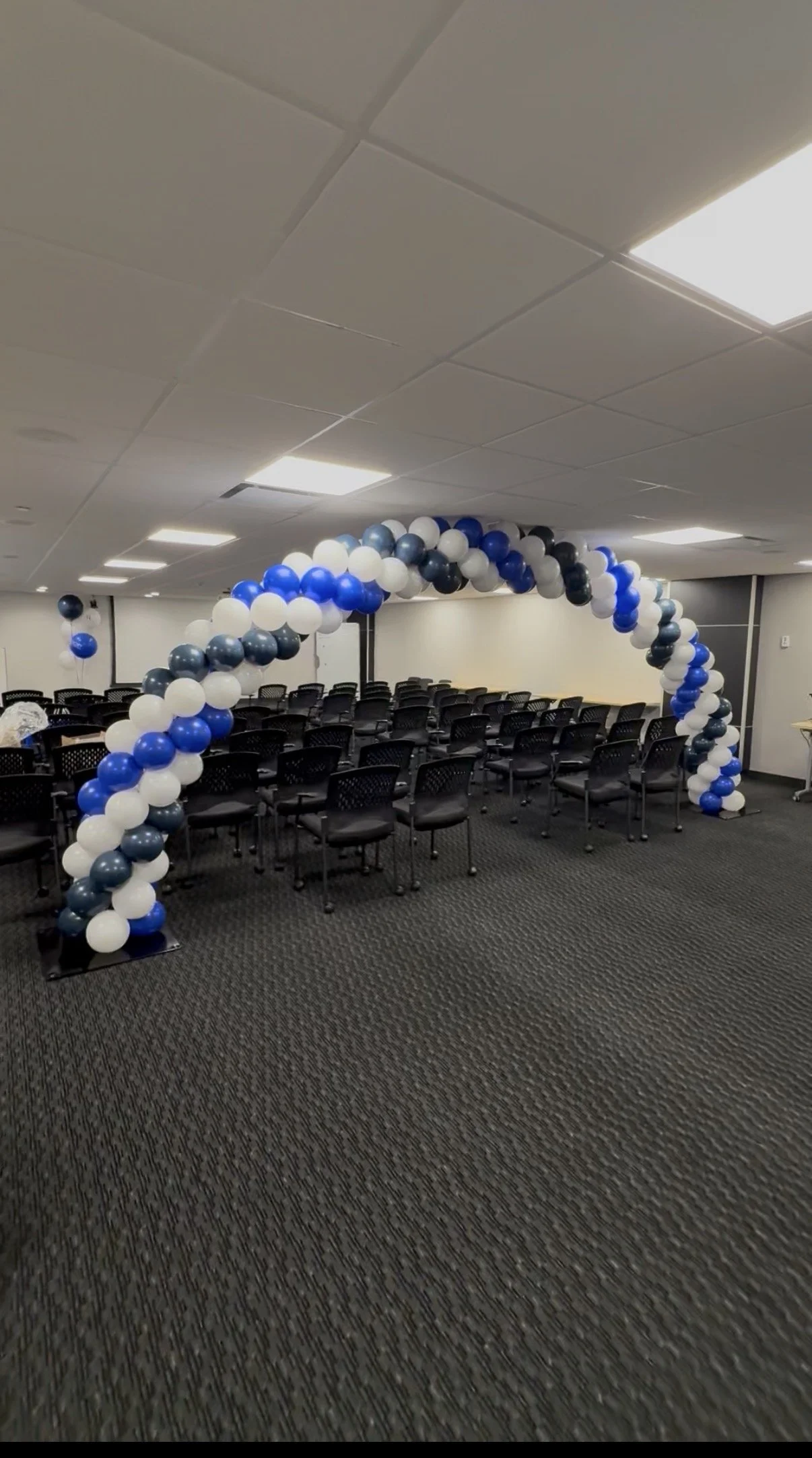 Prom, classic arch, classic balloon arch, balloons, balloons near me, balloon arch, corporate balloon, retired, retirement