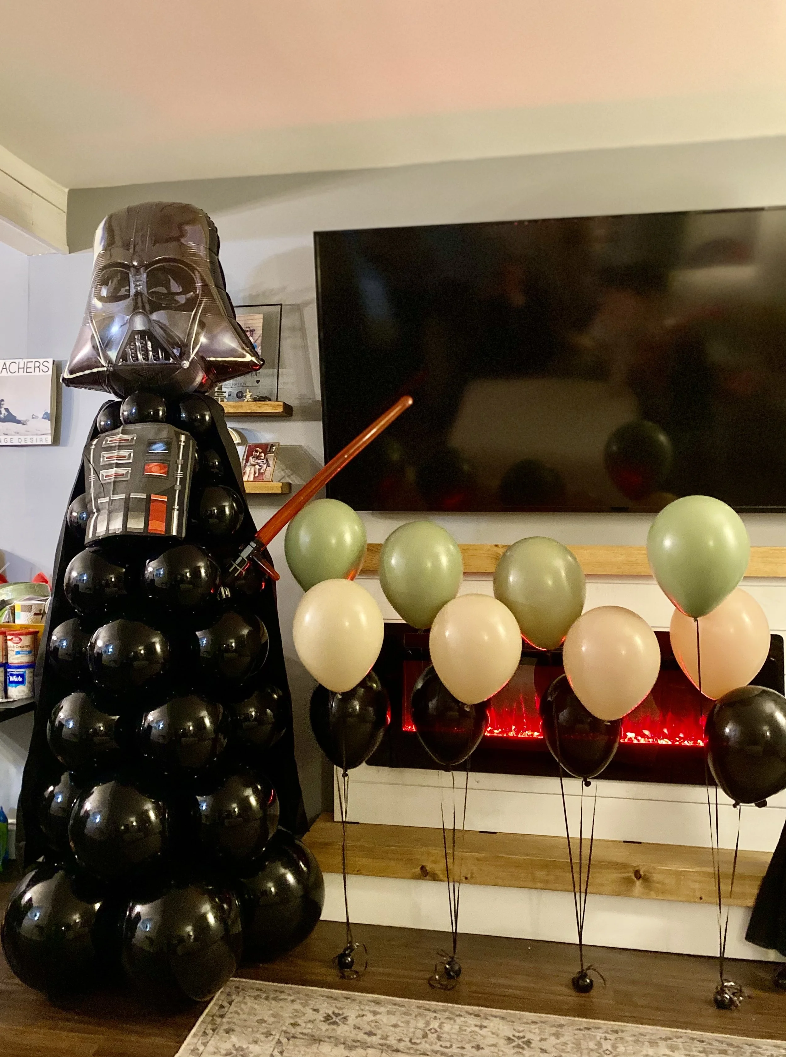 Darth Vader Balloons, Star Wars Balloon, Star Wars Party, Darth Vader party, Themed balloons