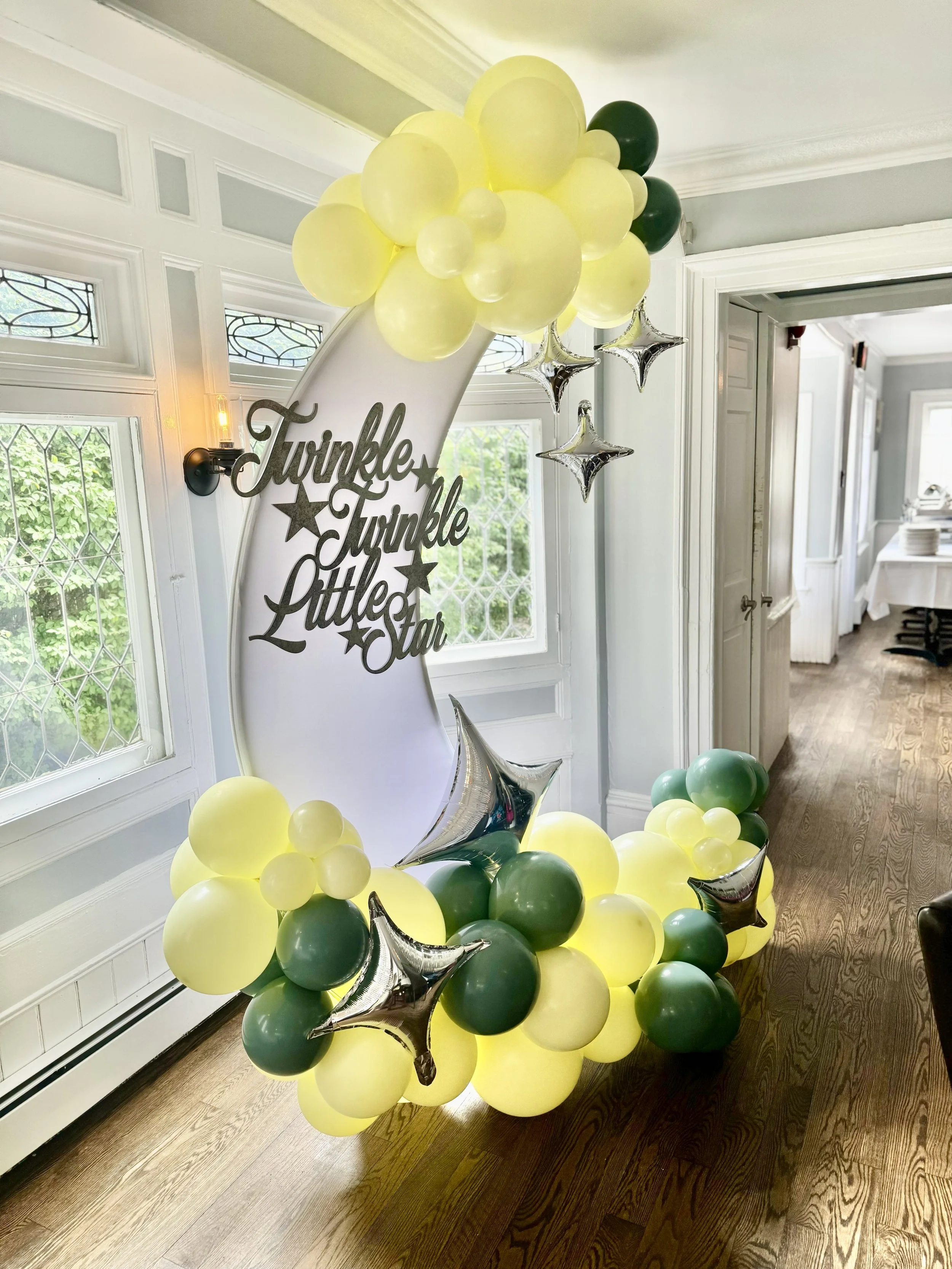 baby shower, baby sprinkle, twinkle twinkle little star shower, moon and balloons, star balloons, balloons near me, balloons, balloon backdrop