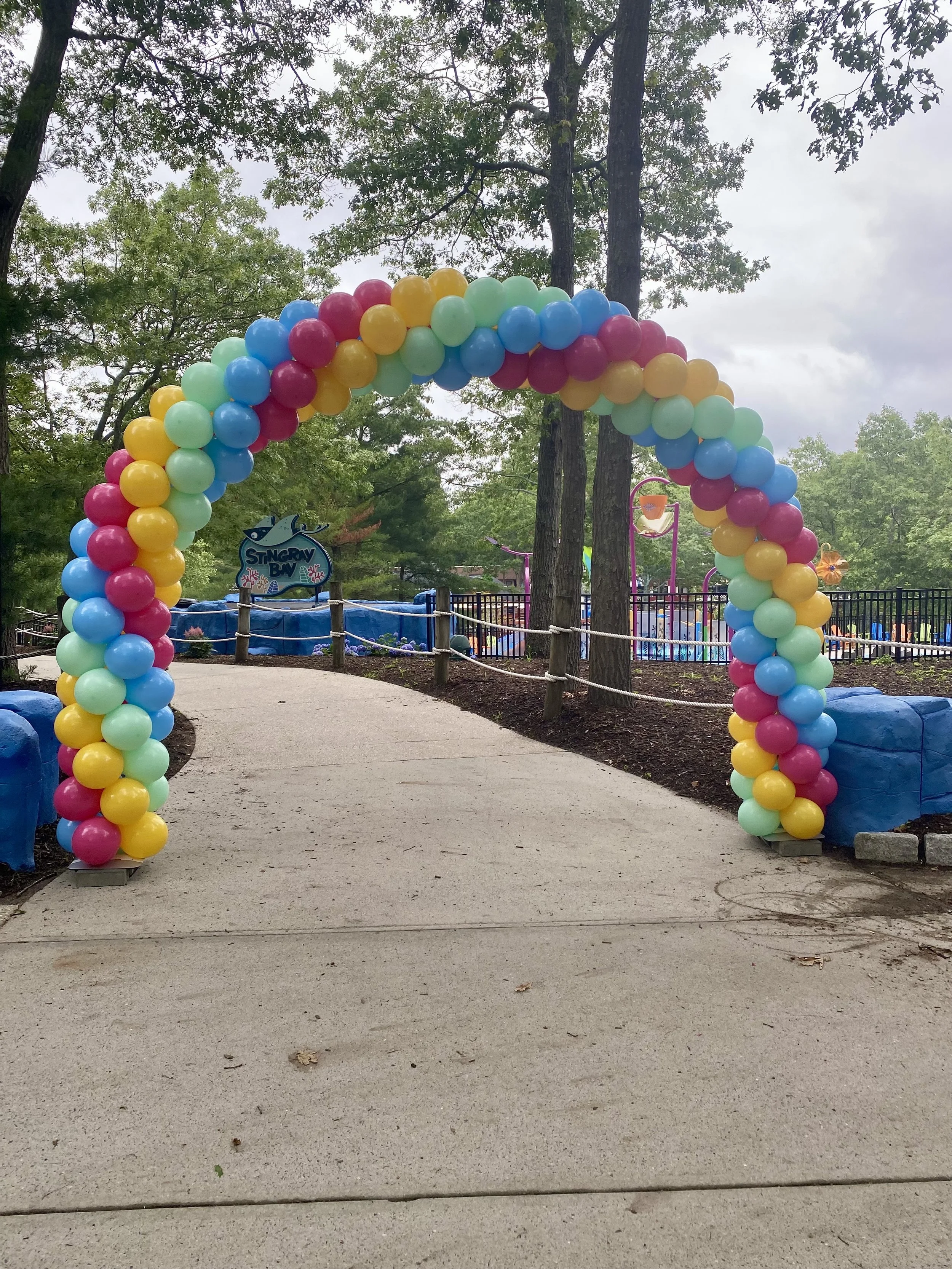 classic arch, classic balloon arch, balloons, balloons near me, balloon arch, corporate balloon