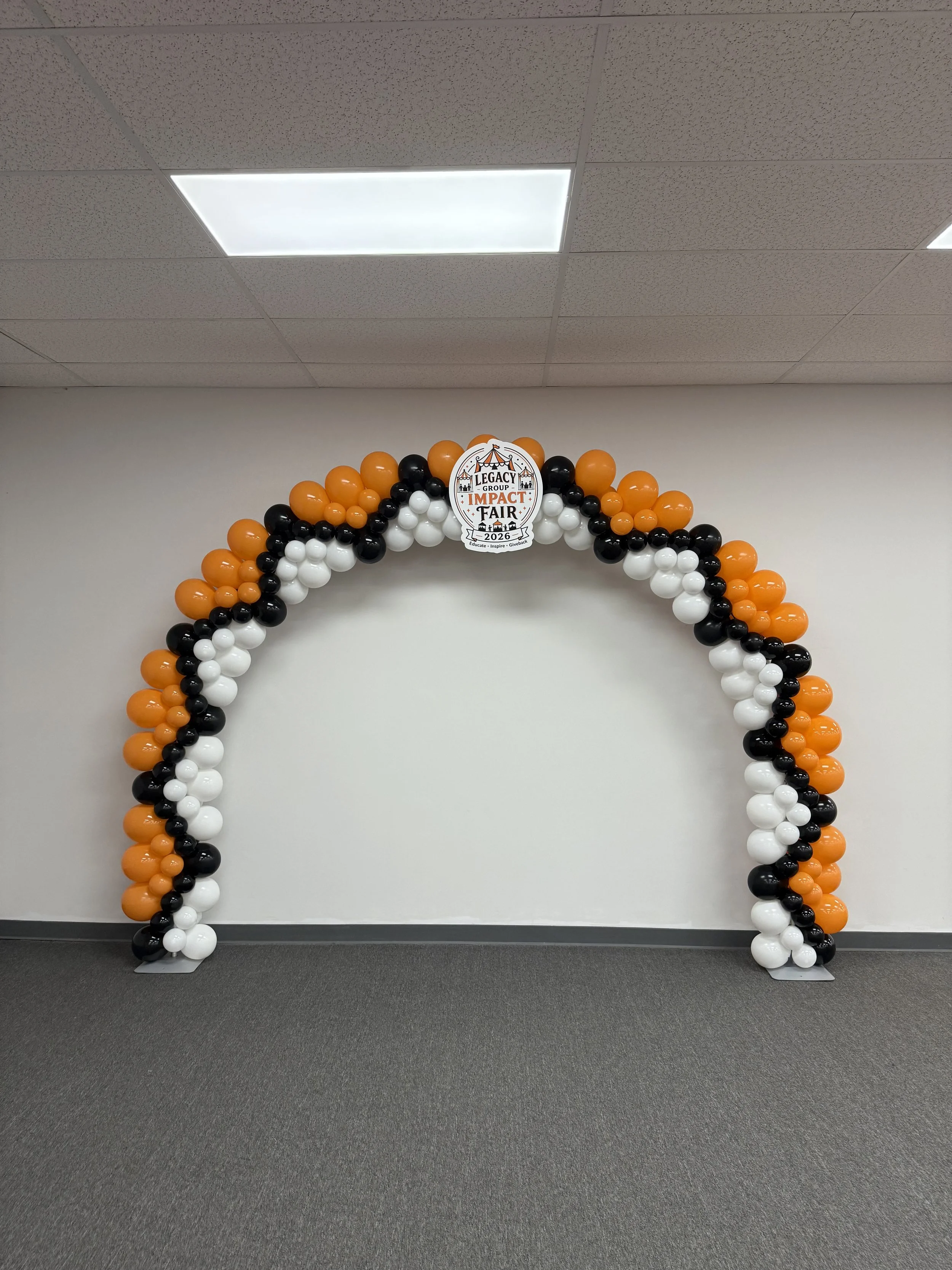 Prom, classic arch, classic balloon arch, balloons, balloons near me, balloon arch, corporate balloon, retired, retirement