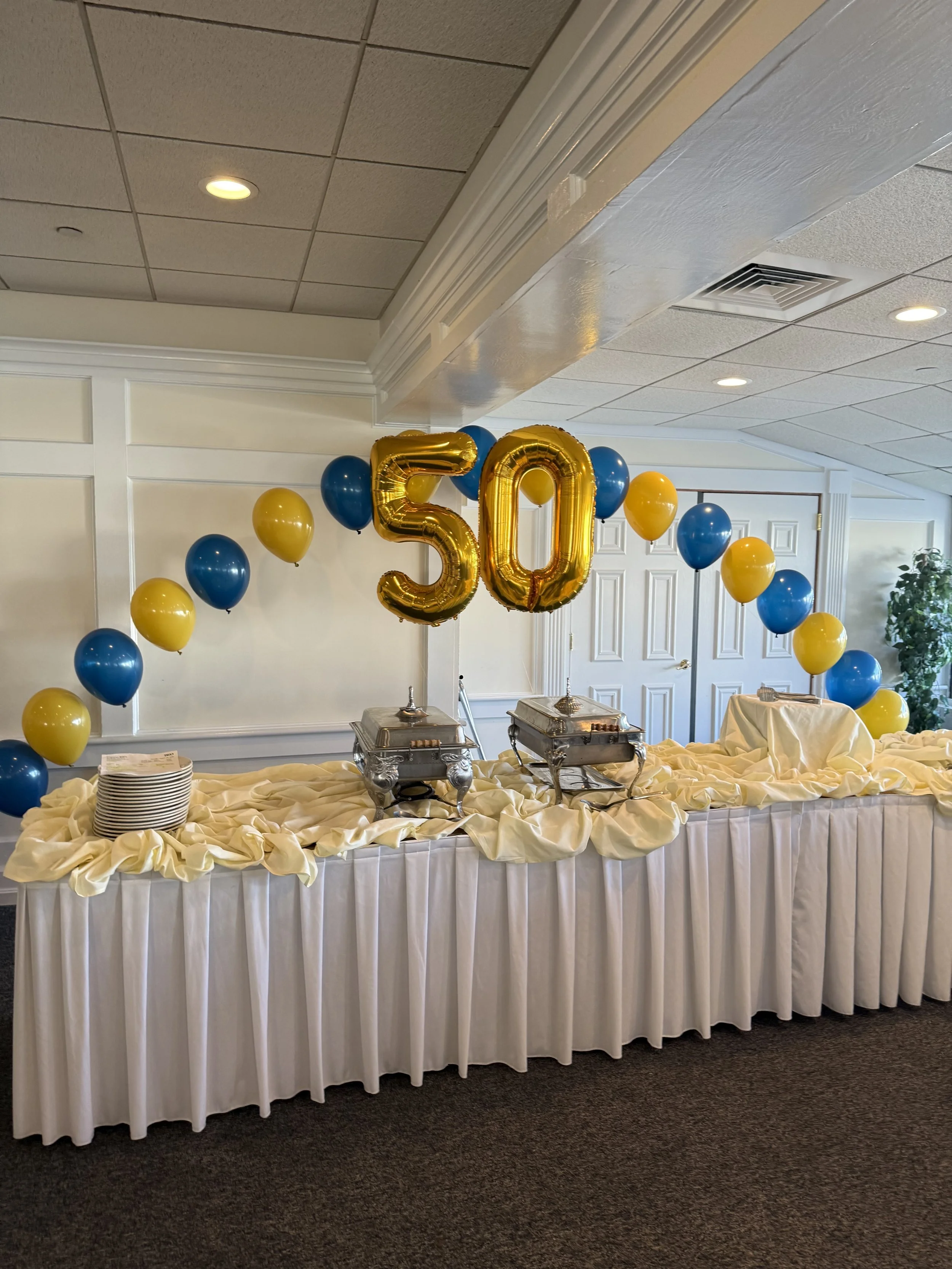 Balloon arch installation,
Balloon garland setup,
Organic balloon decor,
Balloon backdrop rental,
Balloon columns and pillars,
Balloon wall decoration,
Custom balloon sculptures,
Balloon ceiling installation,
Table centerpieces, balloon stacks,
Heliu