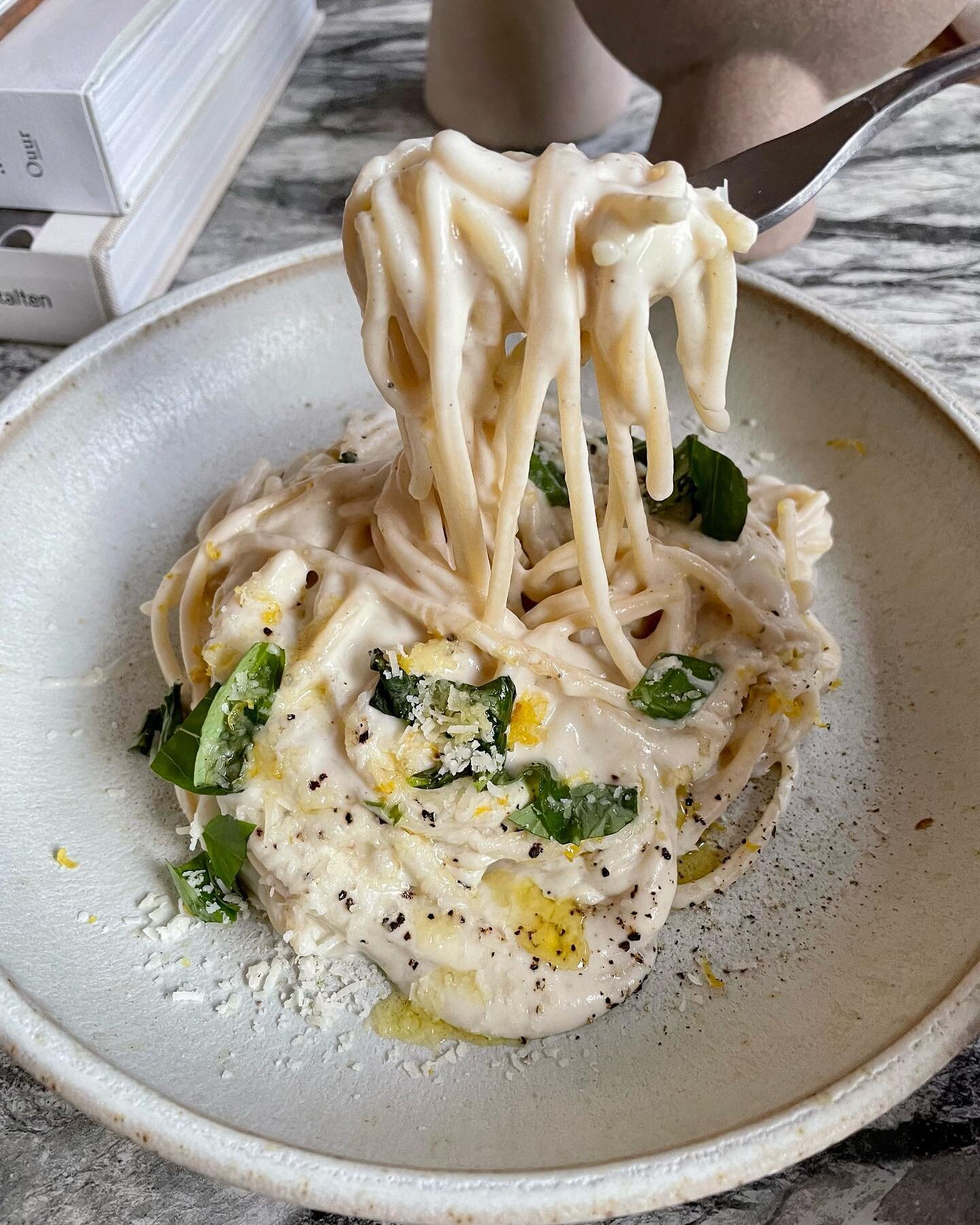 Creamy Cauliflower Pasta 🤤🤌

Serves 6

1 head of cauliflower 
2 garlic cloves
1 cup cashews
Zest and juice of 1 lemon 
2 tbsp nutritional yeast
1 tbsp mustard
1/2 cup plant milk
1/2 cup water 
Salt and pepper 

Boil the cauliflower in a pot of salt