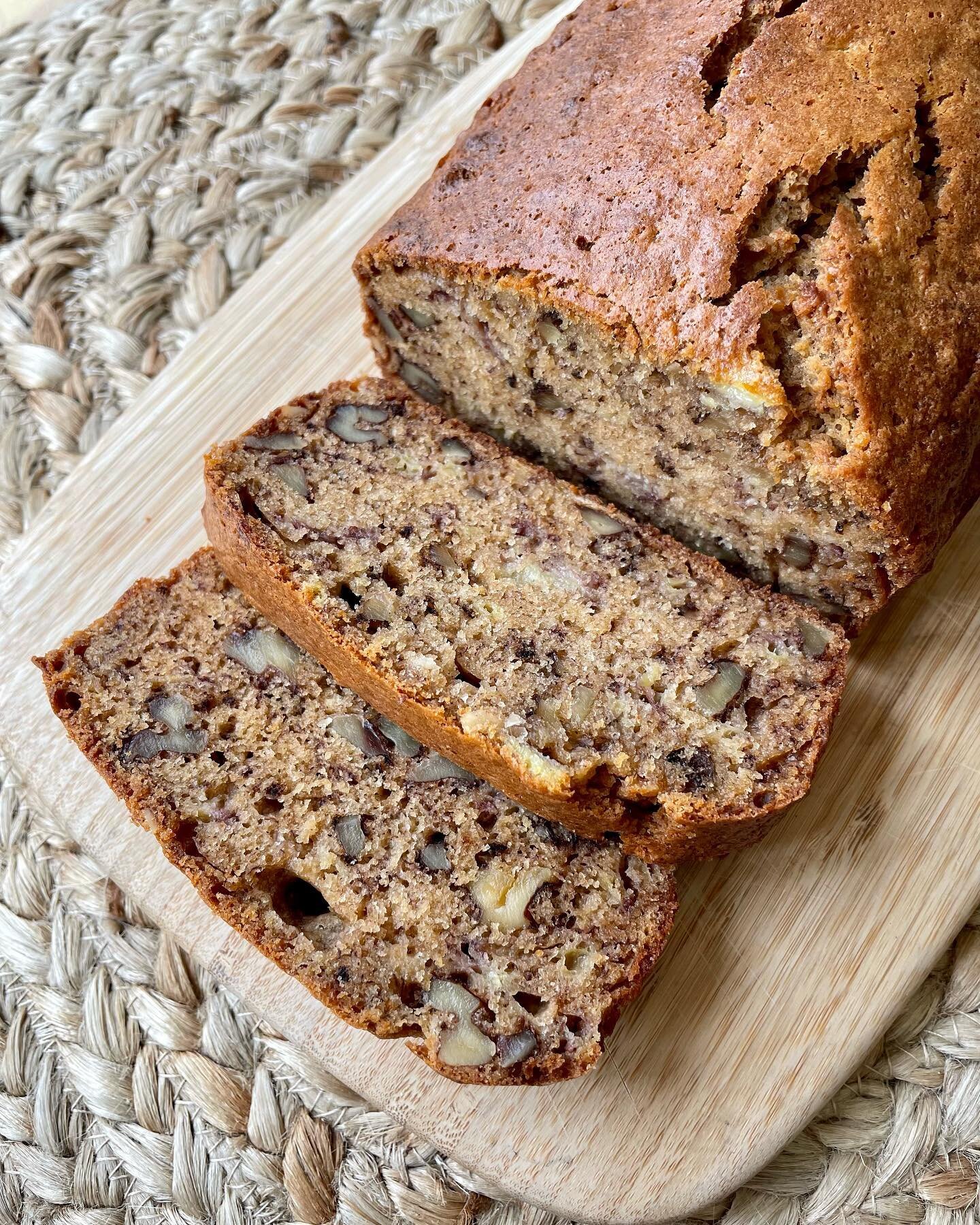 Healthier banana bread 🍌😍 recipe by @cookieandkate (dairy-free &amp; refined sugar-free)