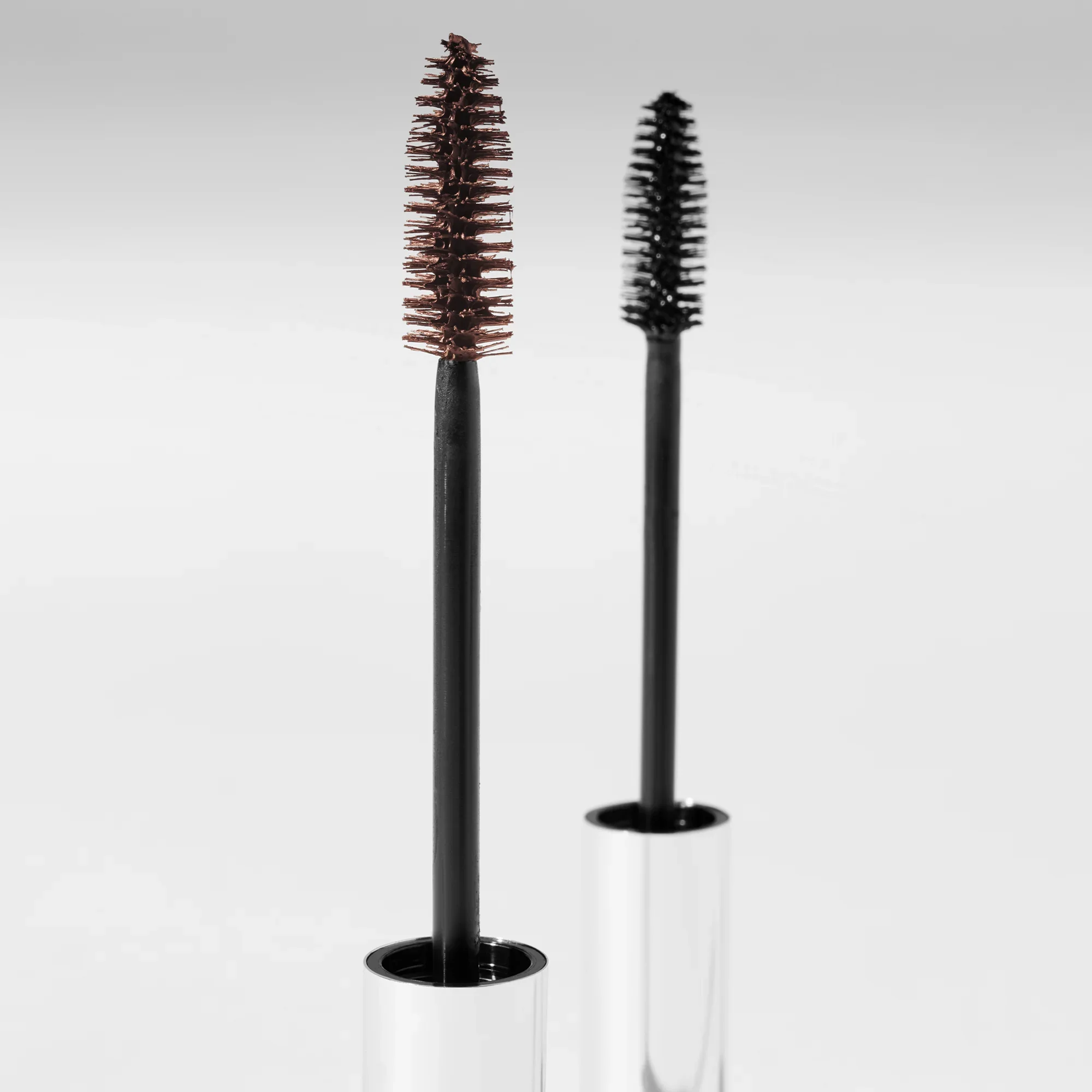 06_TotalLashMascara_Brown_PDP_wandcomparison.png.webp
