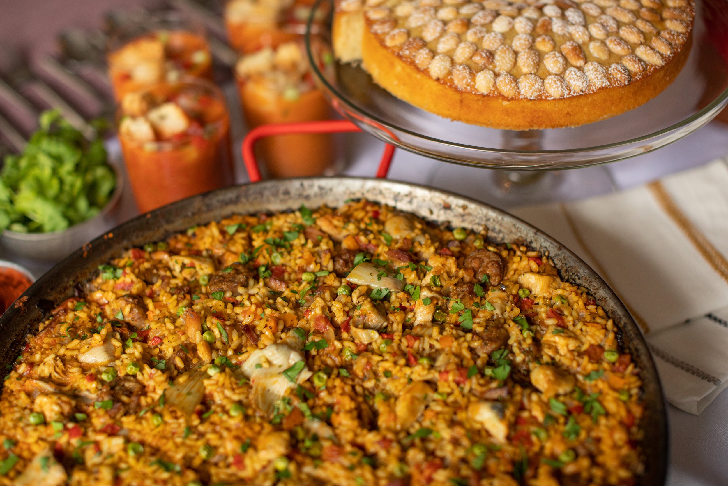 Authentic Paella recipe for 100 Persons – Paella Pans Included