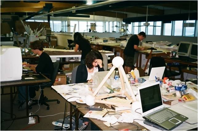 Interns in office 2009.jpg