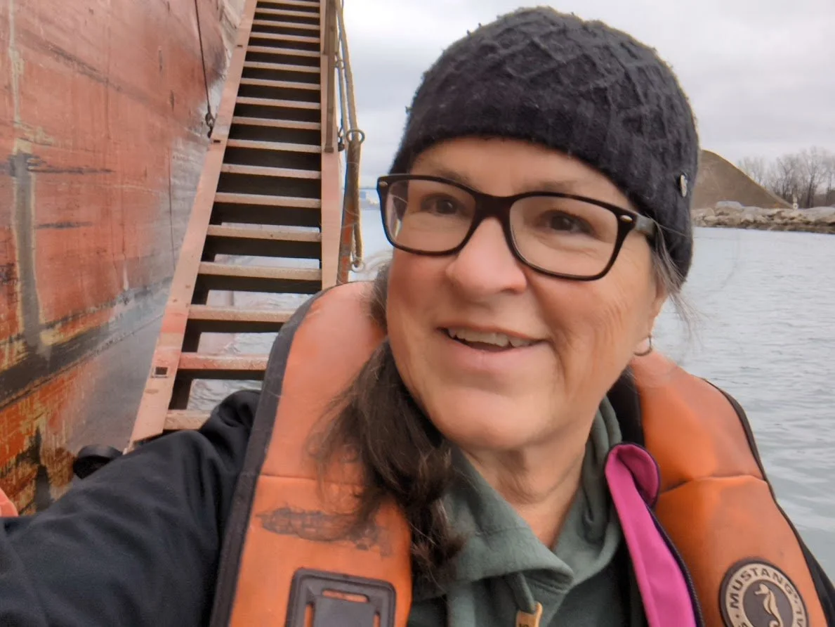 DISEMBARKING BY PUNT BOAT